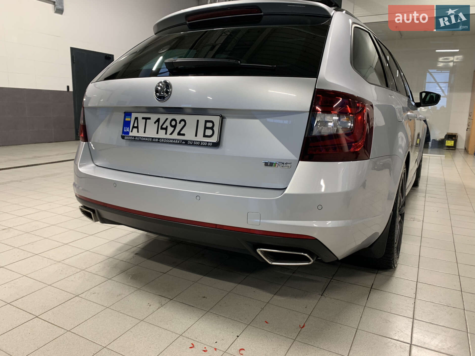 Skoda Octavia 2017 VIN TMBJK7NEXJ0063216 фото оголошення 10 з 18