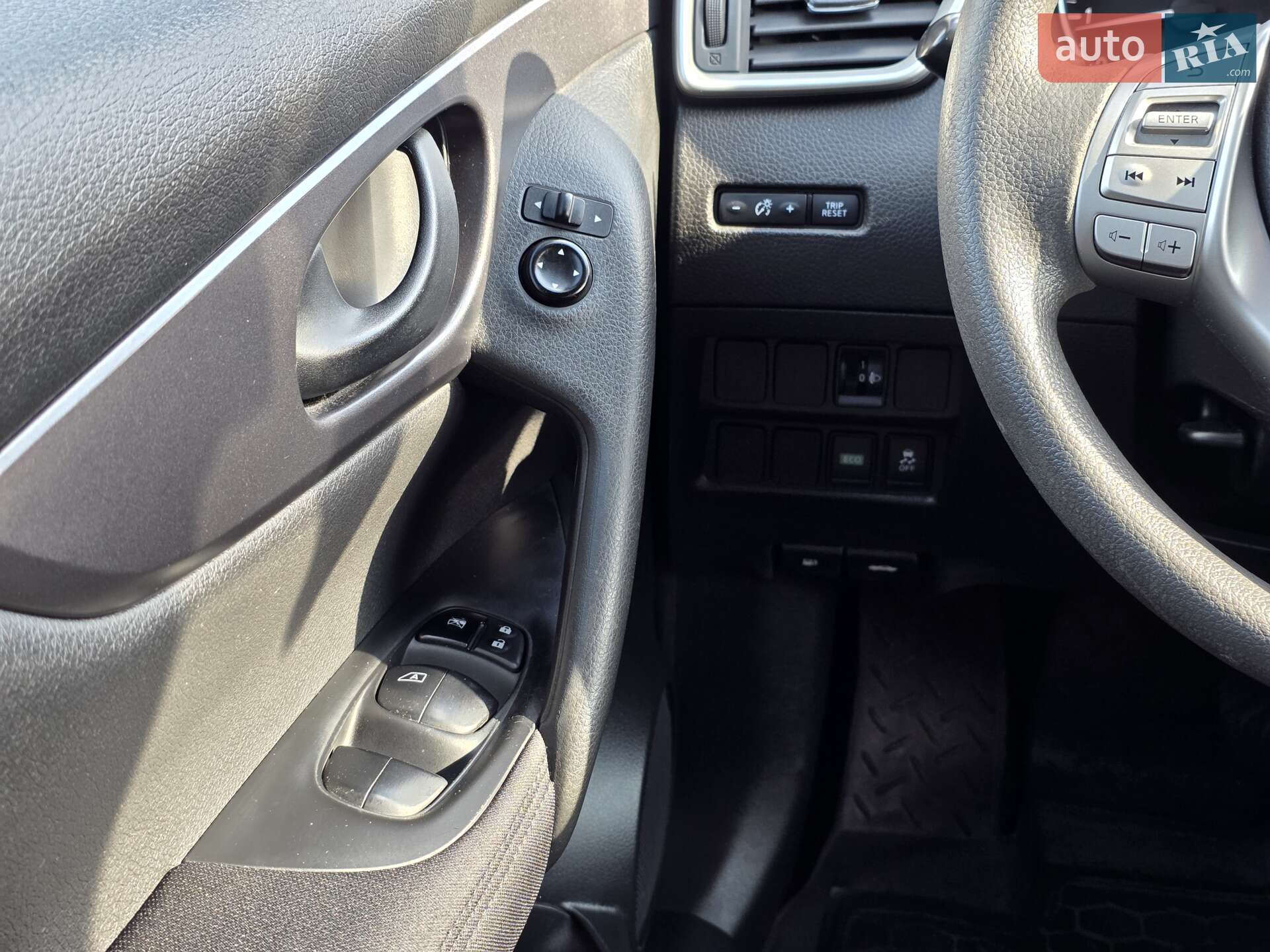 Nissan Qashqai 2017 VIN SJNFEAJ11UZ048130 фото оголошення 27 з 43