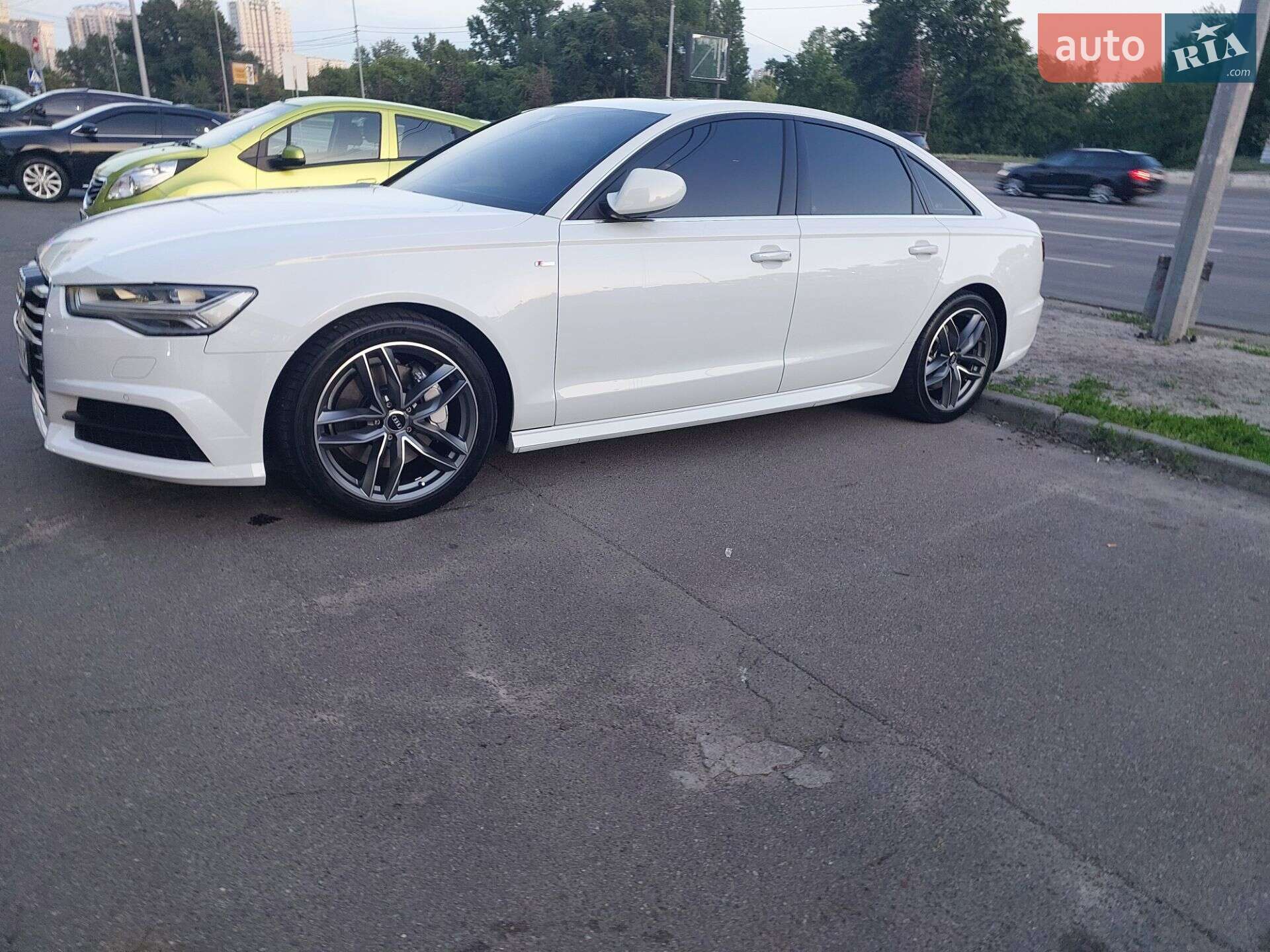 Audi A6 2016 VIN WAUZZZ4GXHN001211 фото оголошення 14 з 22