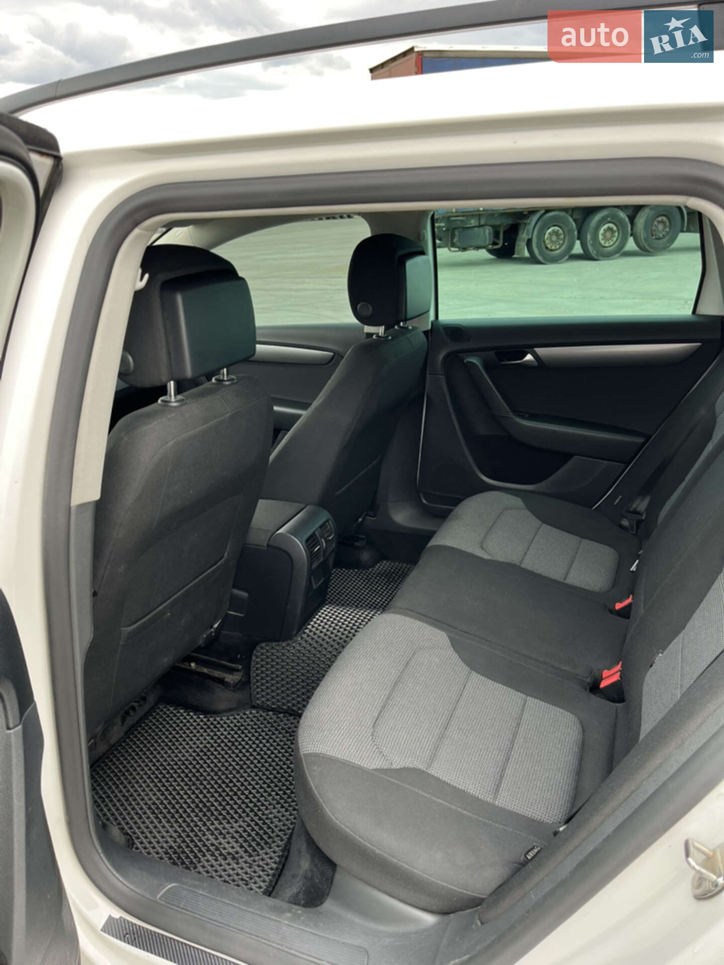 Volkswagen Passat 2012 VIN WVWZZZ3CZCE169890 фото оголошення 16 з 21