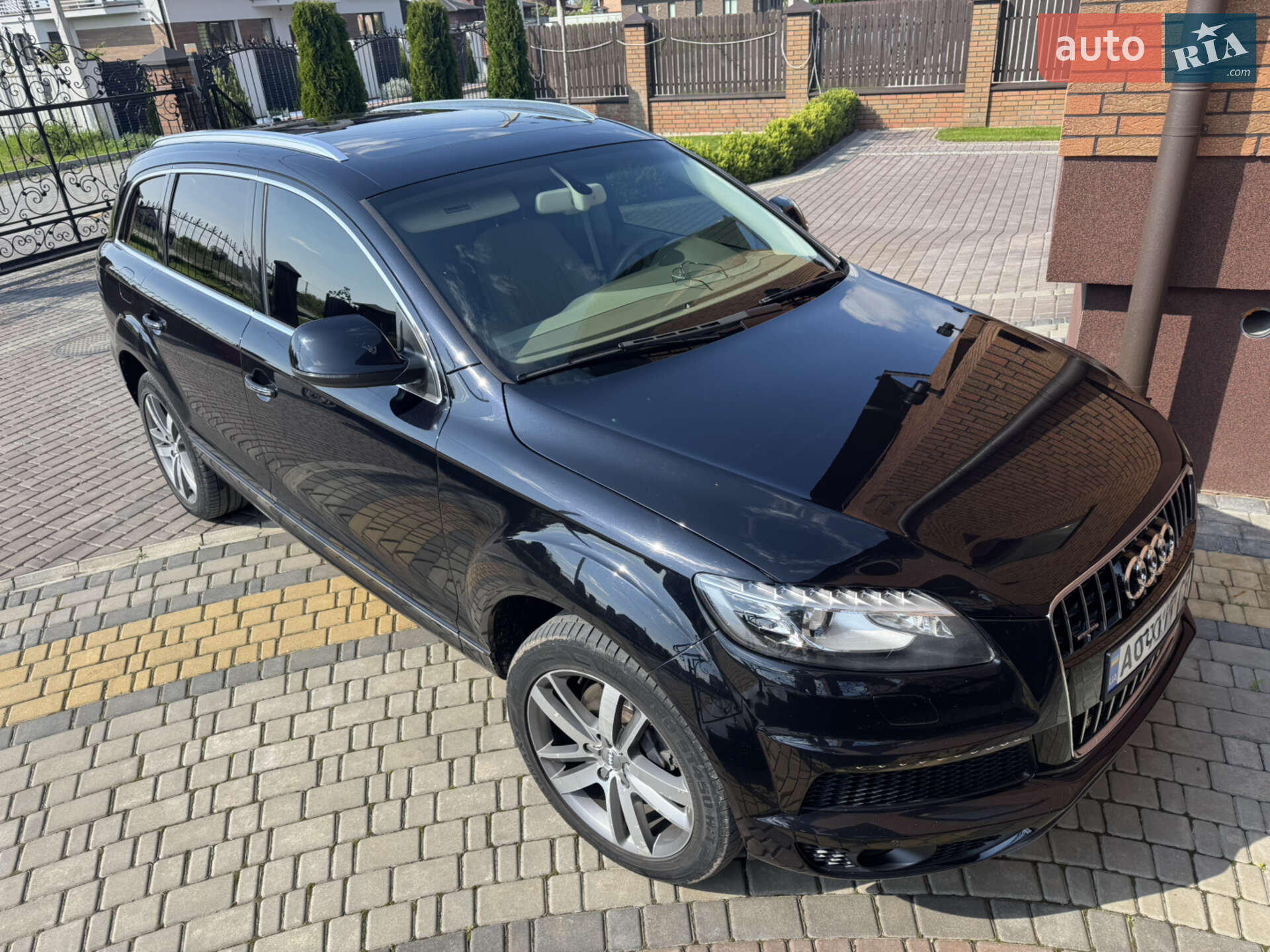Audi Q7 2013 VIN WA1LMAFE1DD010636 фото оголошення 4 з 18