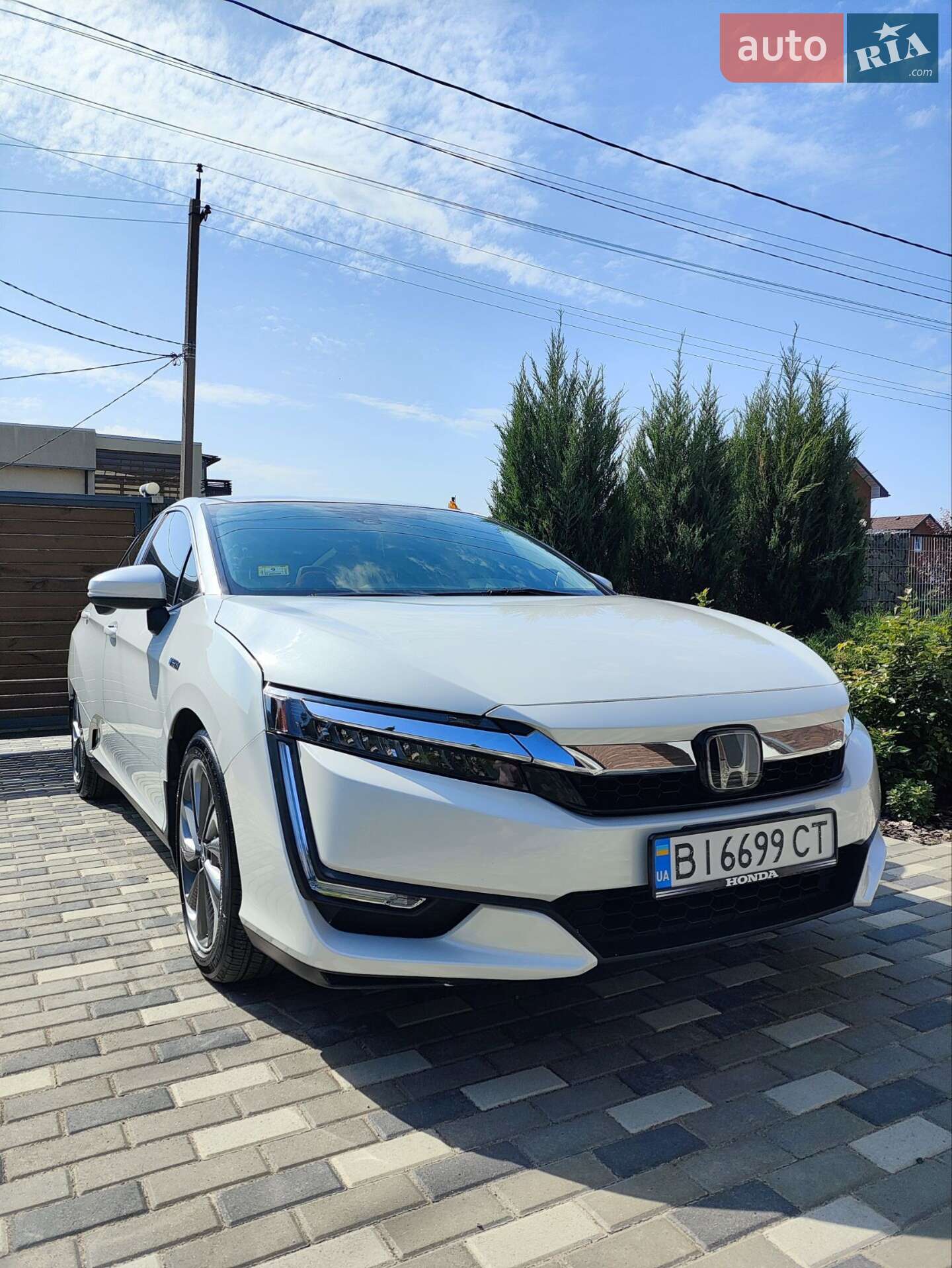 Honda Clarity 2018 VIN JHMZC5F3XJC016590 фото оголошення 2 з 20