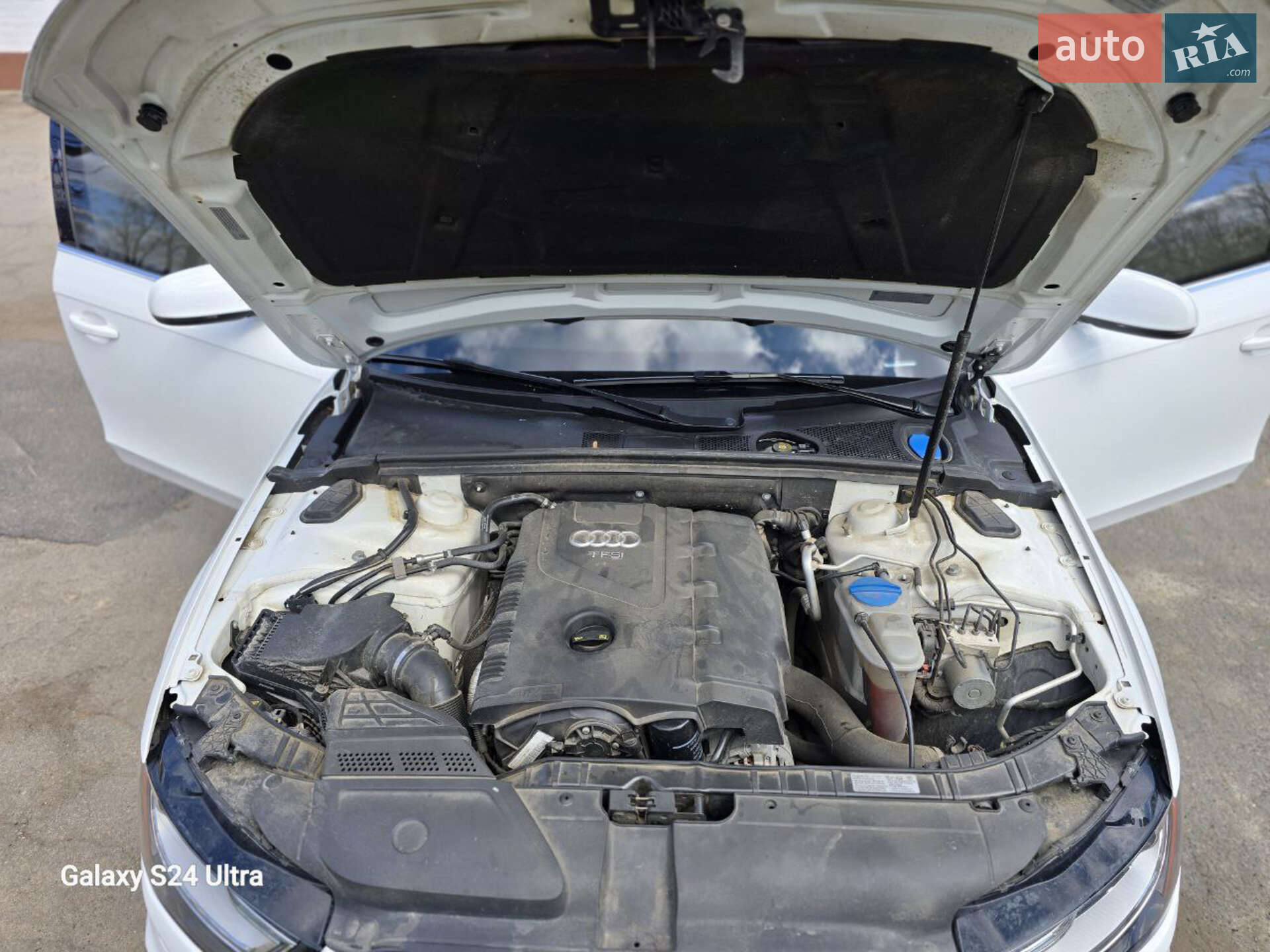 Audi A4 2015 VIN WAUBFAFL4FN036362 фото оголошення 16 з 20