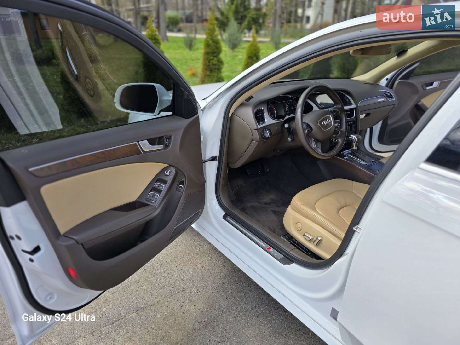 Audi A4 2015 VIN WAUBFAFL4FN036362 фото оголошення 17 з 20