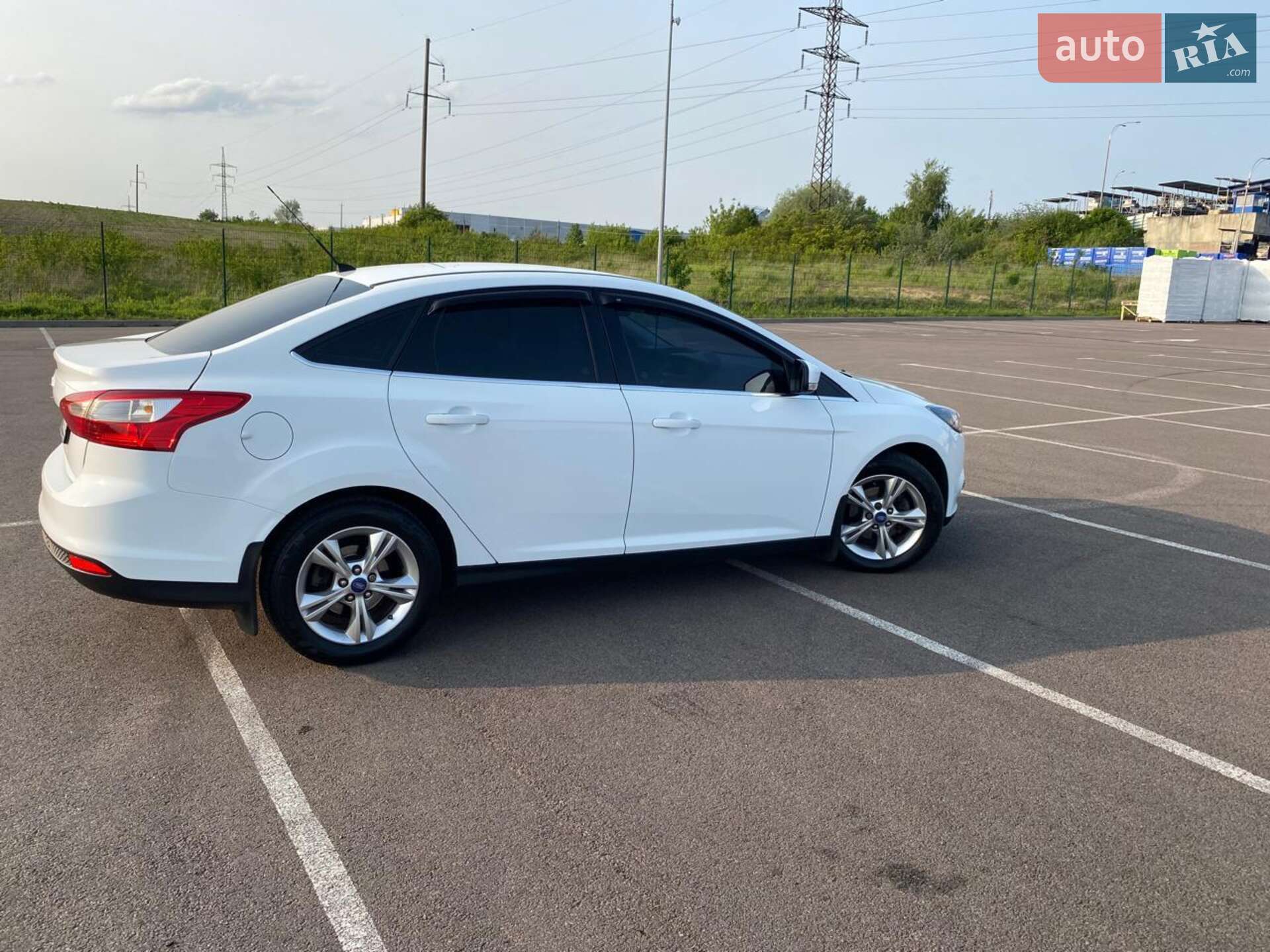 Ford Focus 2012 VIN WF0MXXGCBMCT32512 фото оголошення 2 з 15