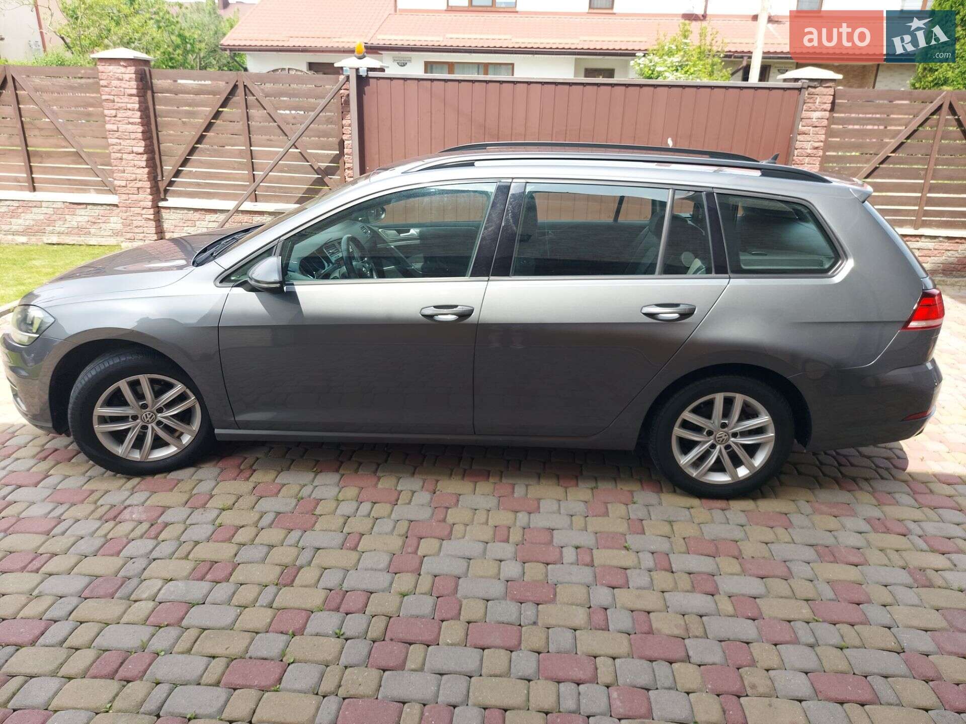 Volkswagen Golf 2017 VIN WVWZZZAUZJP548229 фото оголошення 8 з 28