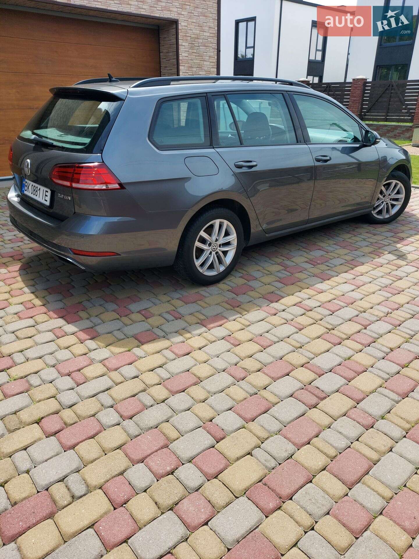 Volkswagen Golf 2017 VIN WVWZZZAUZJP548229 фото оголошення 5 з 28
