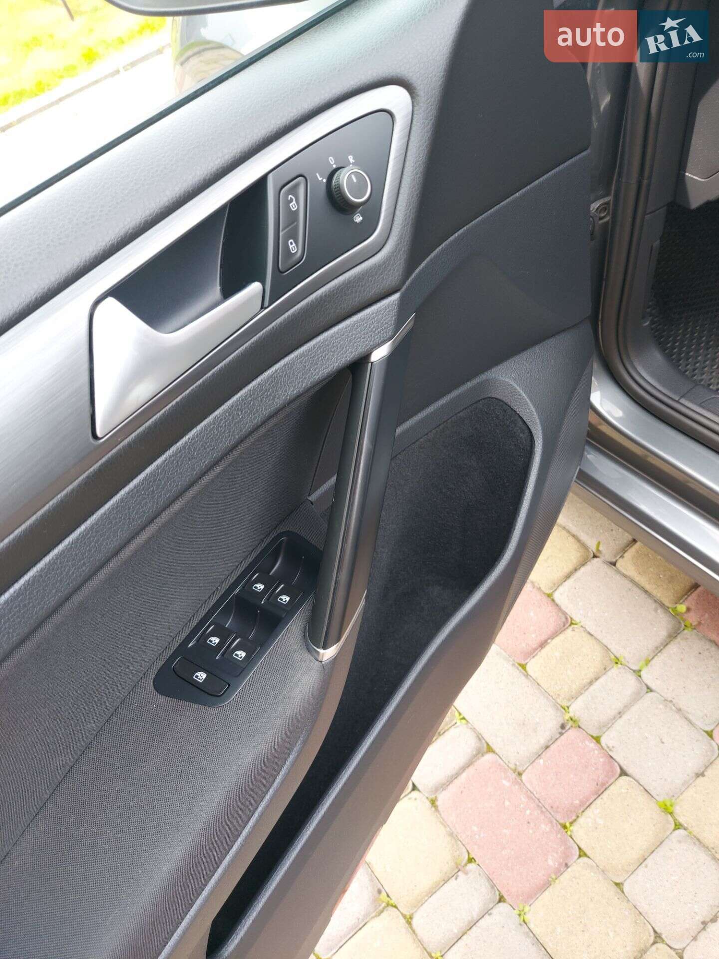 Volkswagen Golf 2017 VIN WVWZZZAUZJP548229 фото оголошення 16 з 28