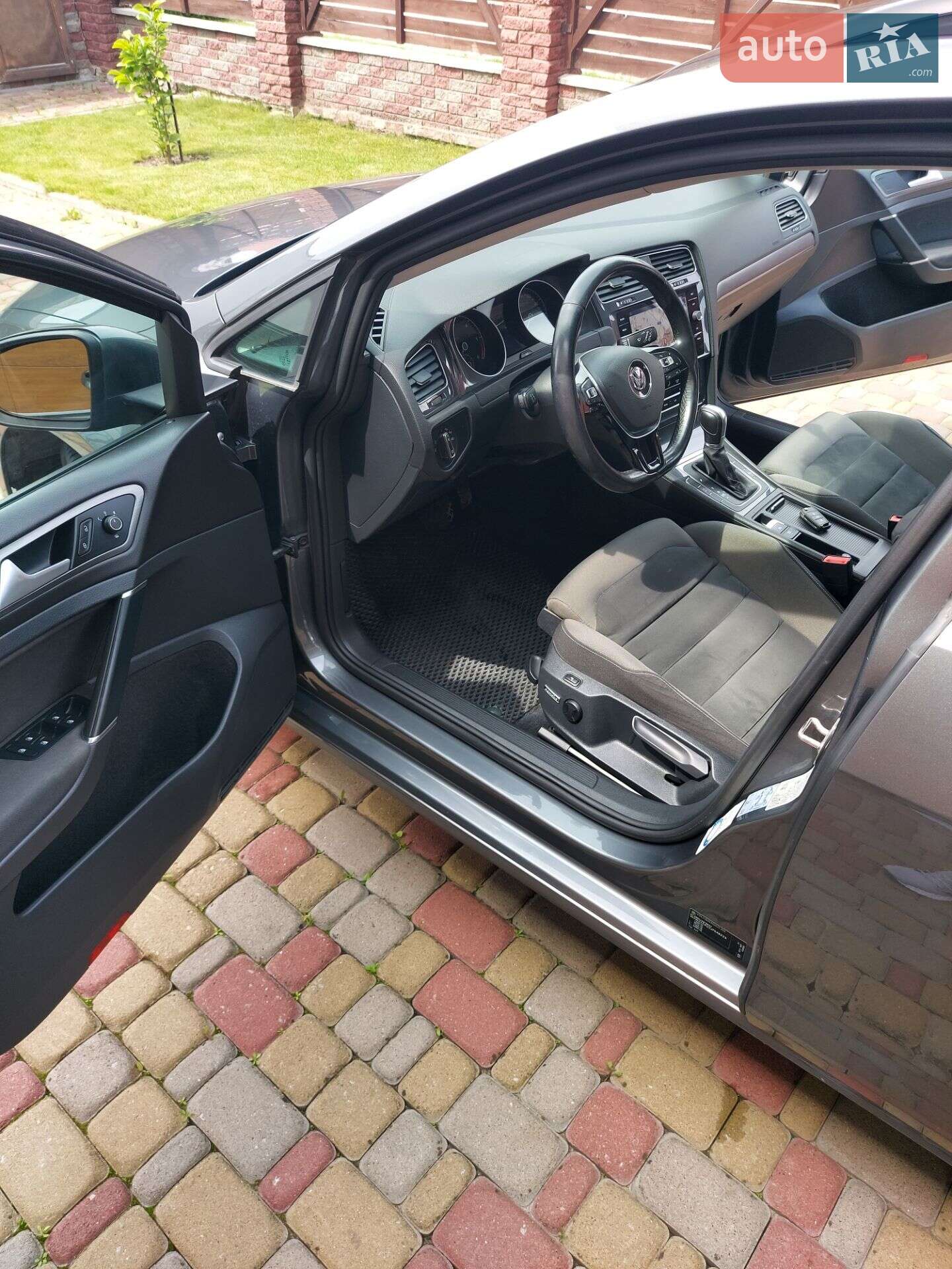Volkswagen Golf 2017 VIN WVWZZZAUZJP548229 фото оголошення 17 з 28
