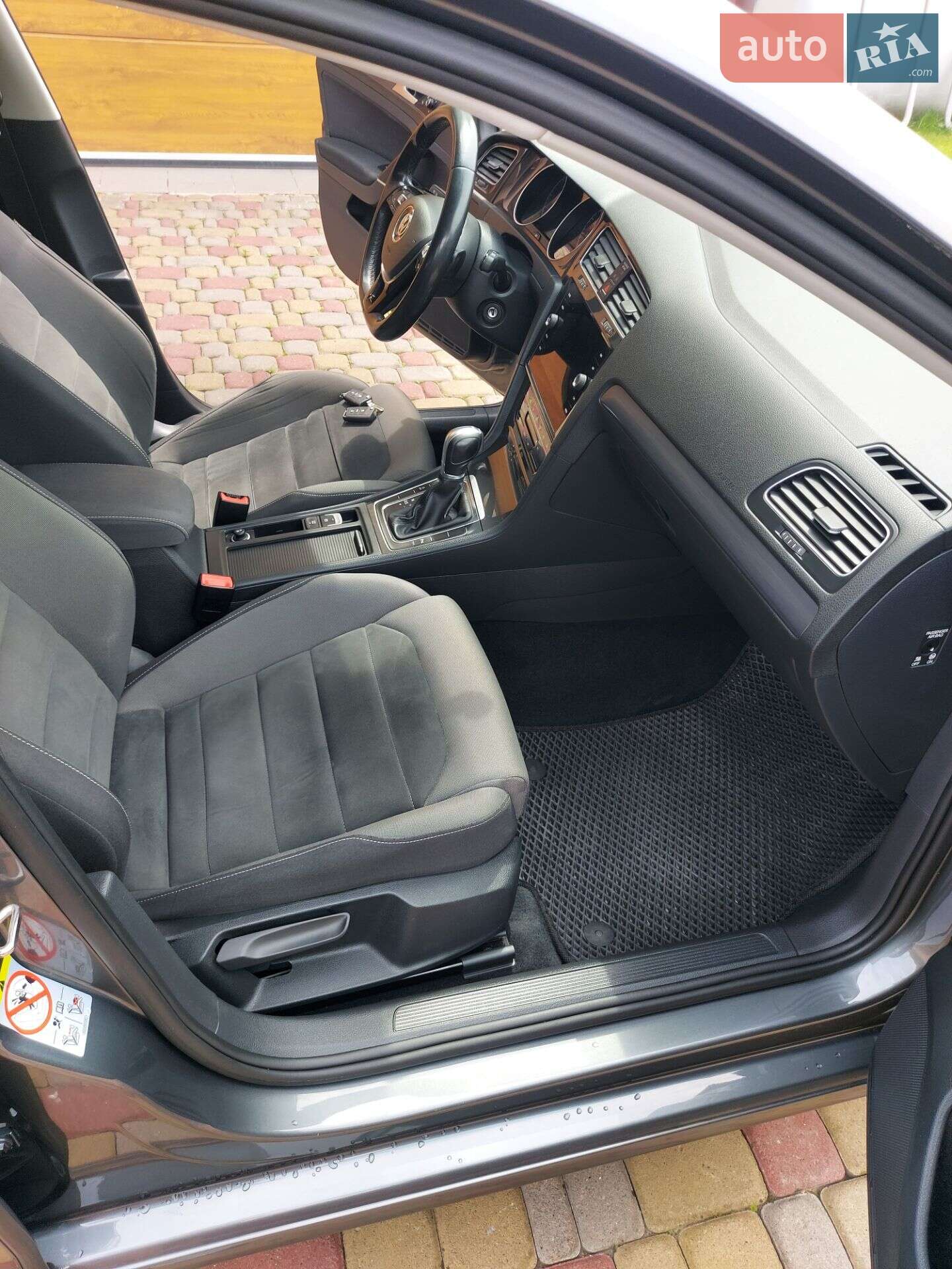 Volkswagen Golf 2017 VIN WVWZZZAUZJP548229 фото оголошення 27 з 28