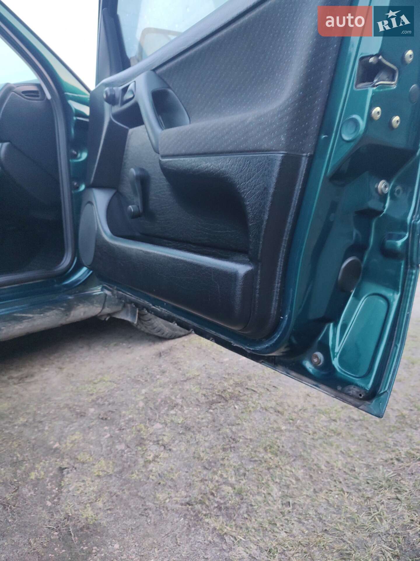 Volkswagen Golf 1998 VIN WVWZZZ1HZWW002729 фото оголошення 9 з 11