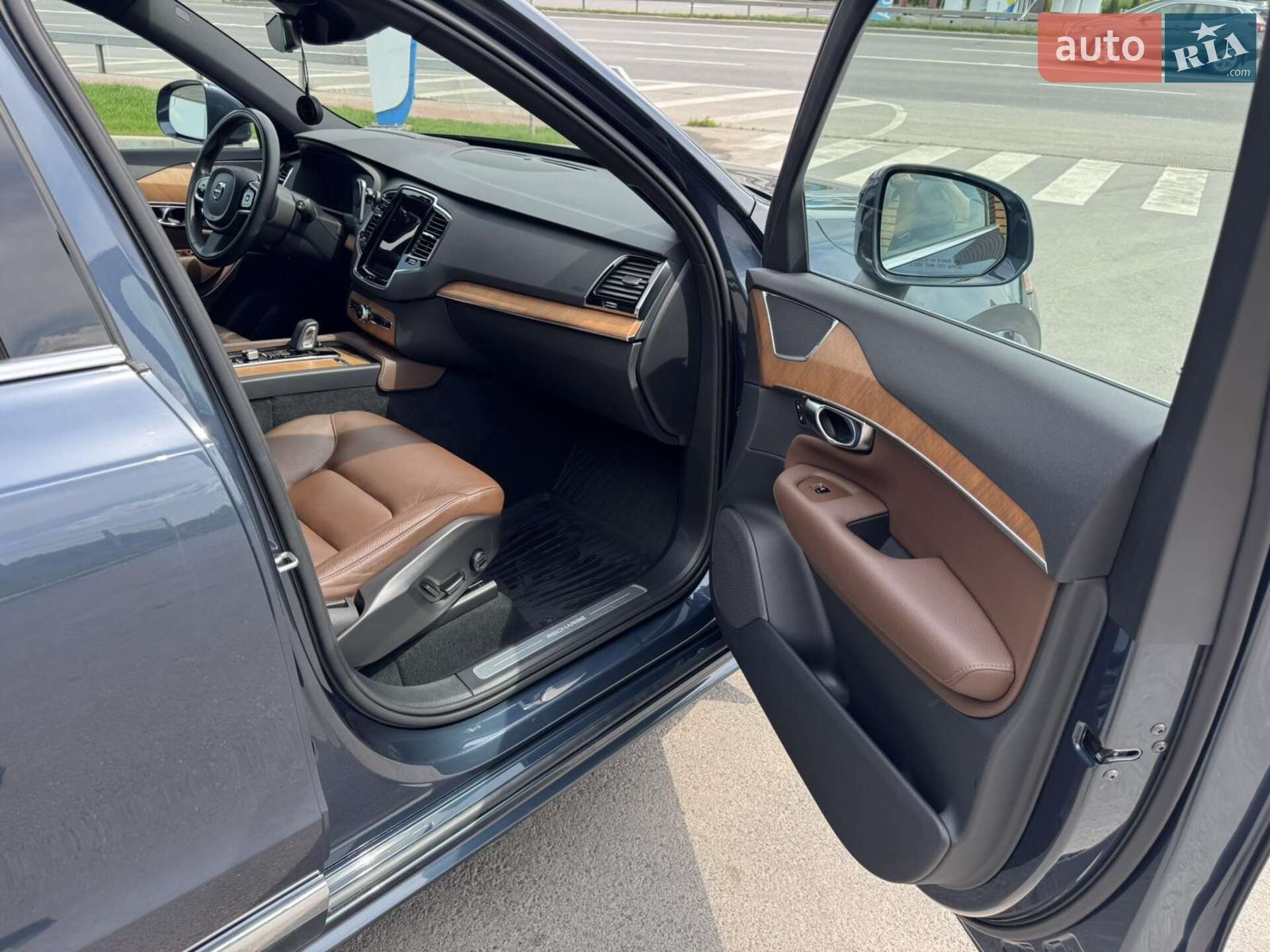 Volvo XC90 2021 VIN YV4BR0CK8M1738847 фото оголошення 26 з 33