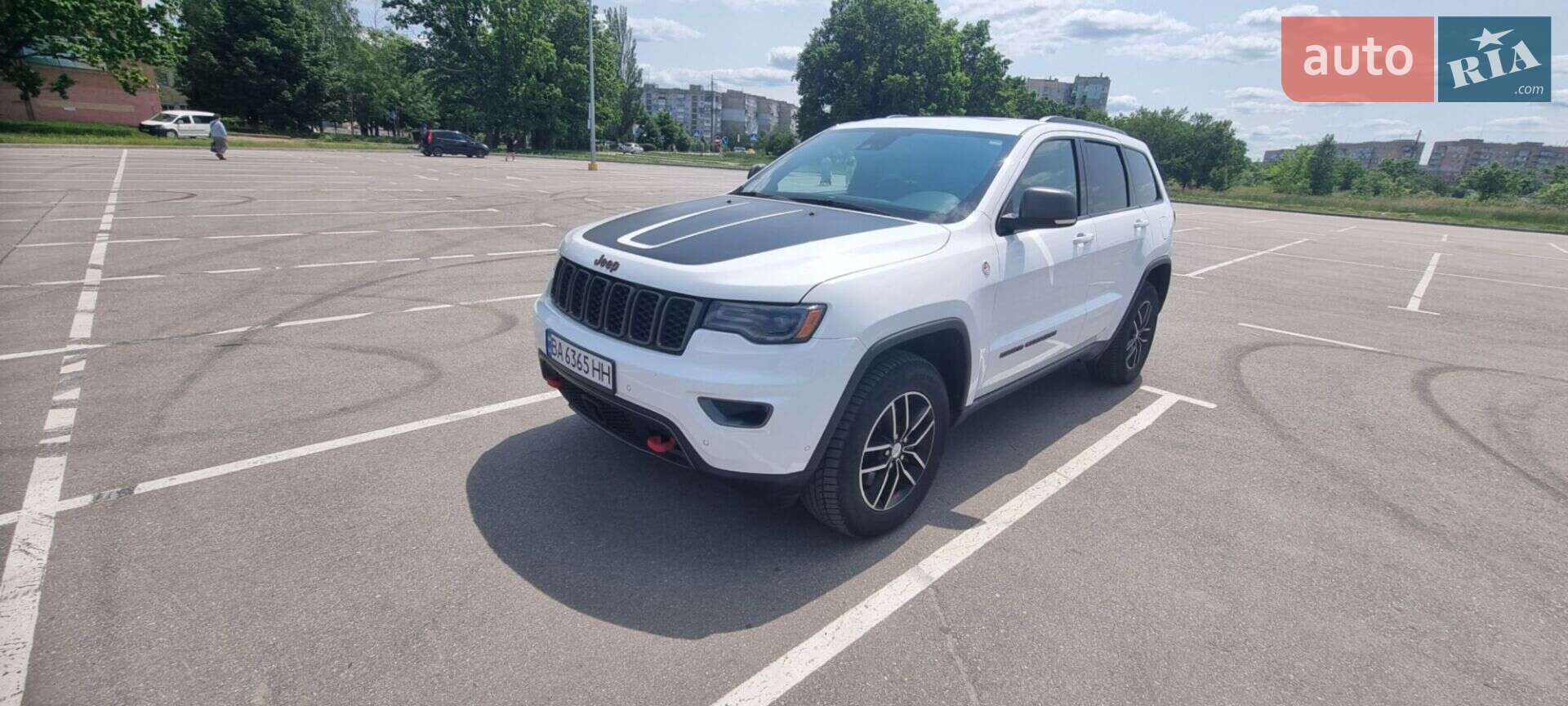 Jeep Grand Cherokee 2018 VIN 1C4RJFLM6JC387112 фото оголошення 2 з 16