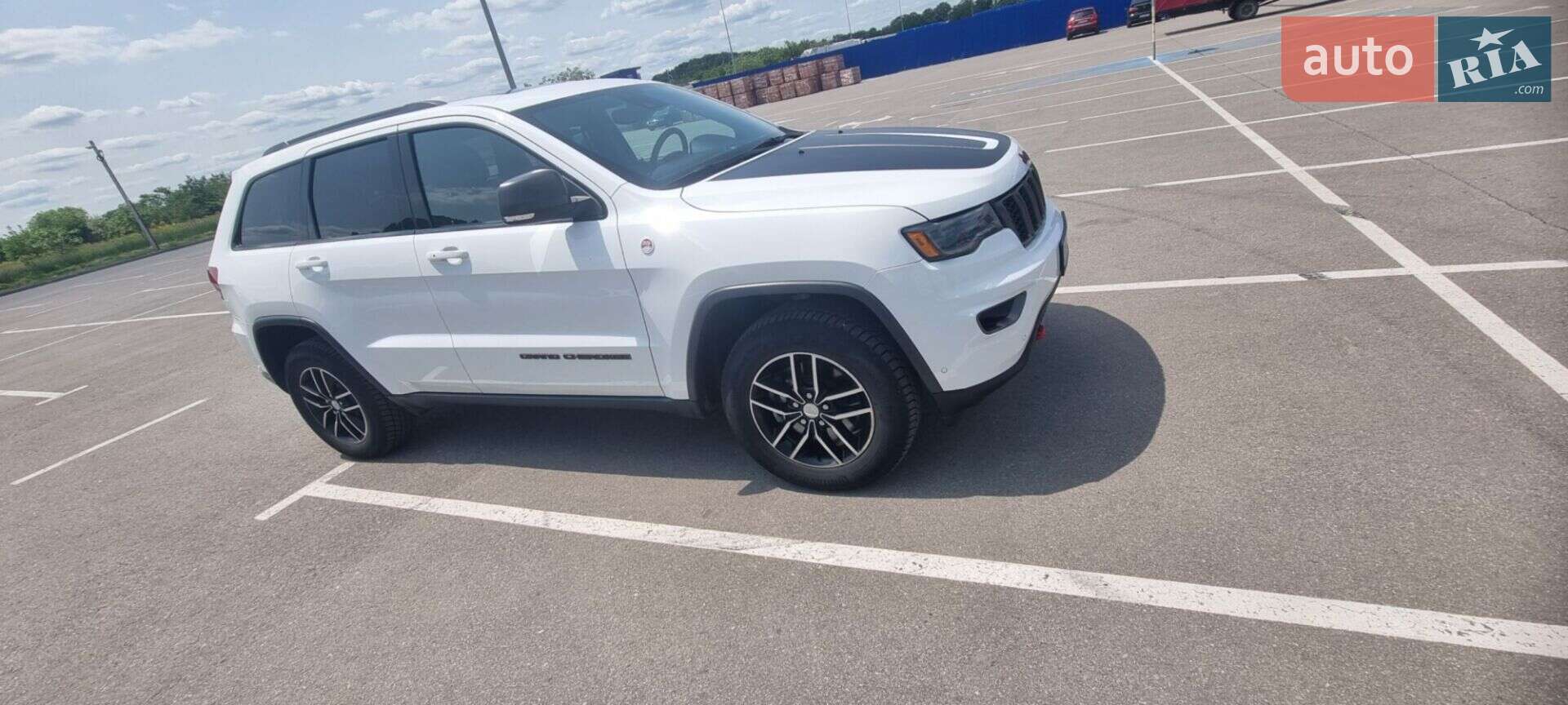Jeep Grand Cherokee 2018 VIN 1C4RJFLM6JC387112 фото оголошення 9 з 16