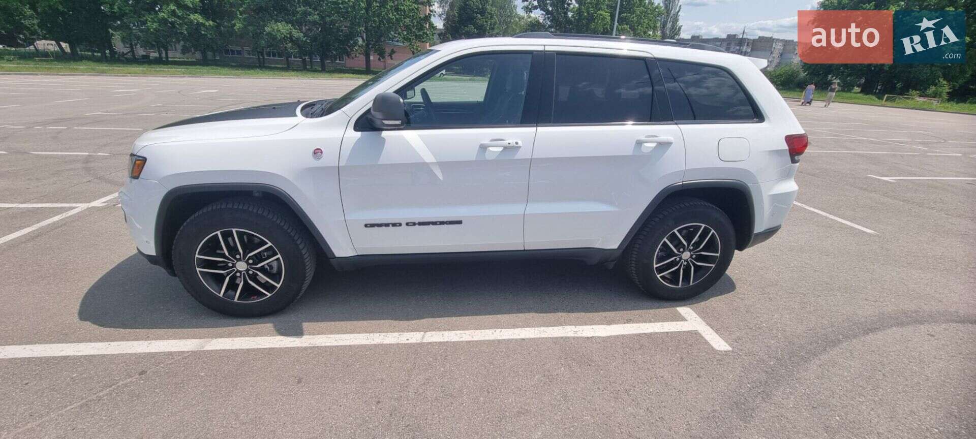 Jeep Grand Cherokee 2018 VIN 1C4RJFLM6JC387112 фото оголошення 3 з 16
