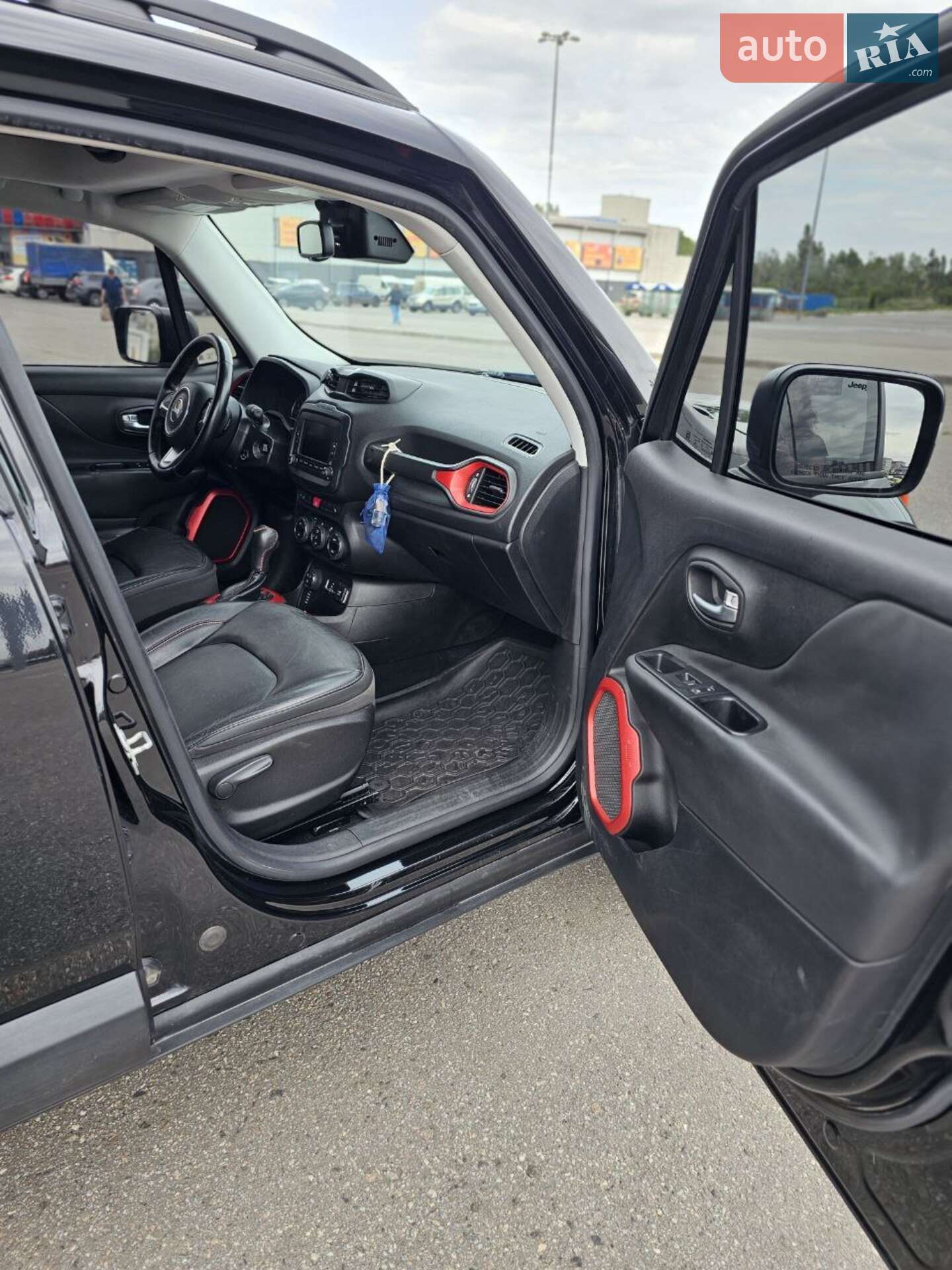 Jeep Renegade 2017 VIN ZACCJBCB2HPF81252 фото оголошення 5 з 15