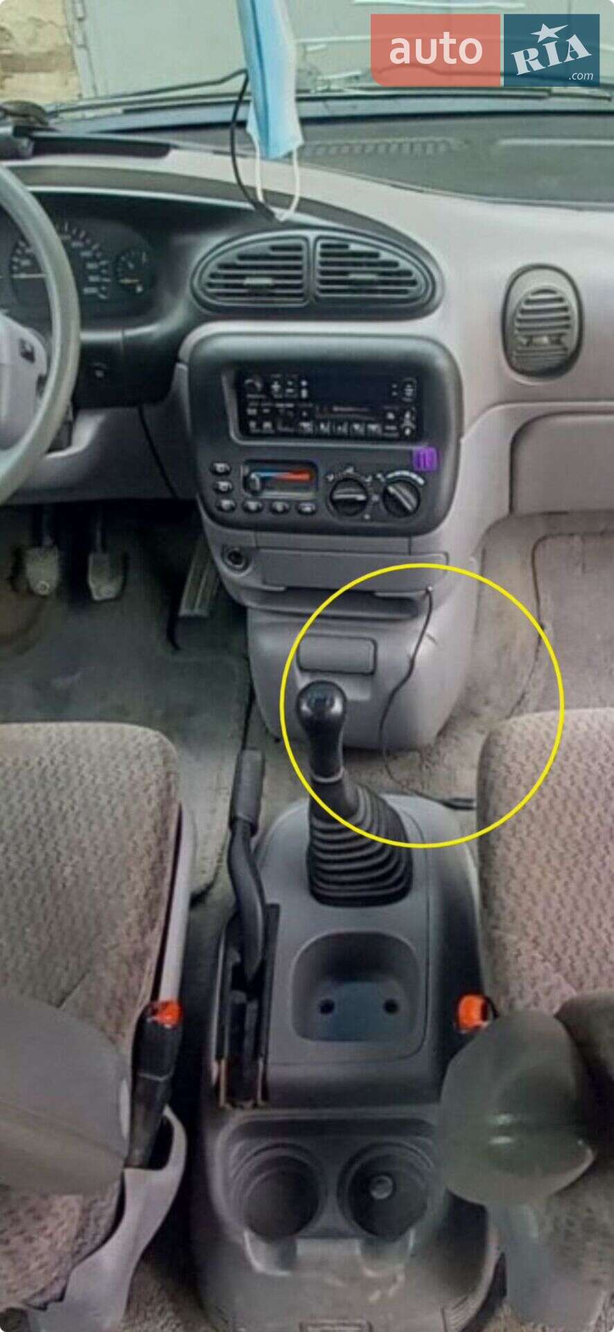 Chrysler Grand Voyager 1999 VIN 1C4GYN5BXYU505742 фото оголошення 5 з 10