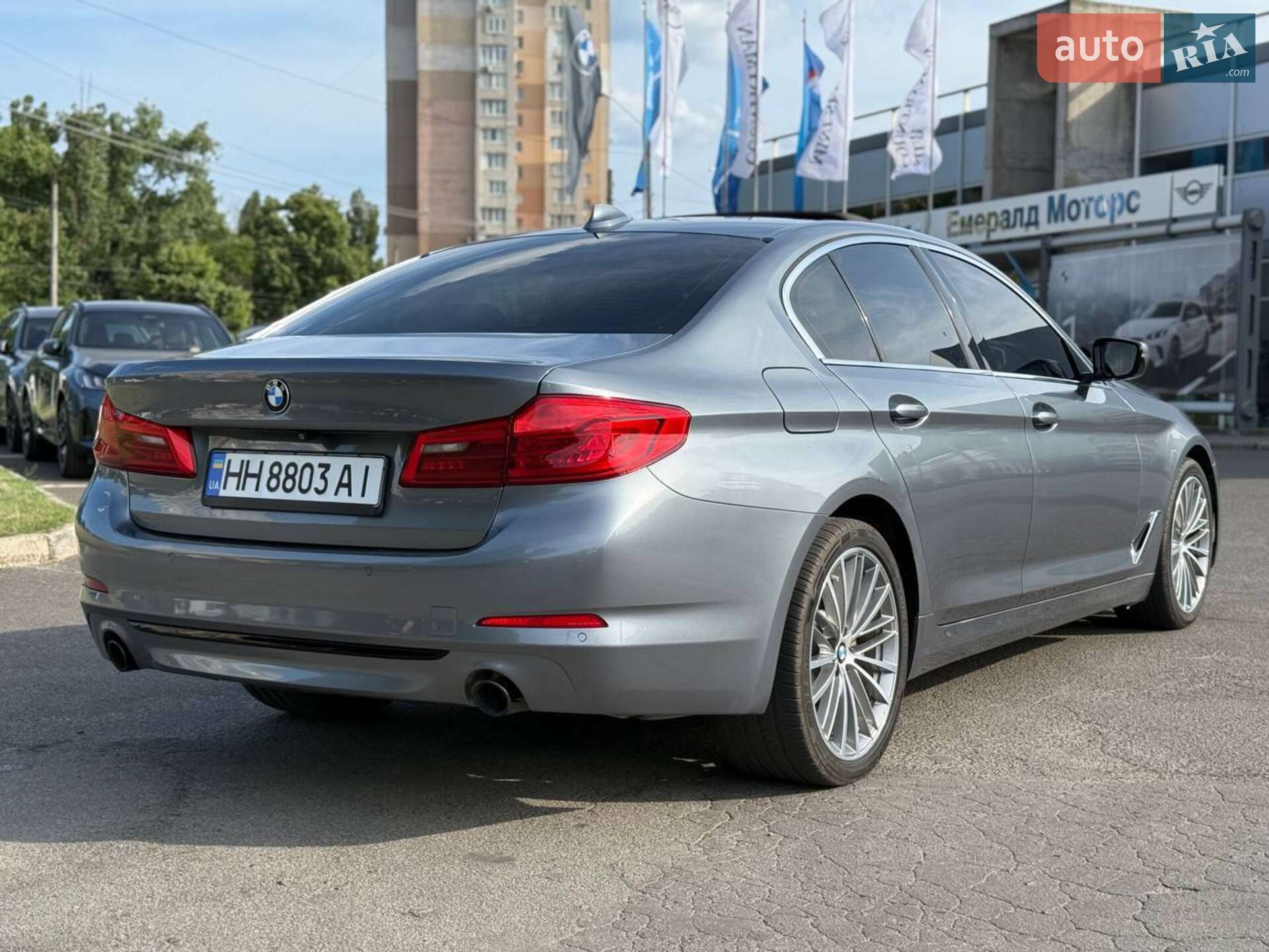 BMW 5 Series 2019 VIN WBAJA5C56KBX49041 фото оголошення 11 з 33