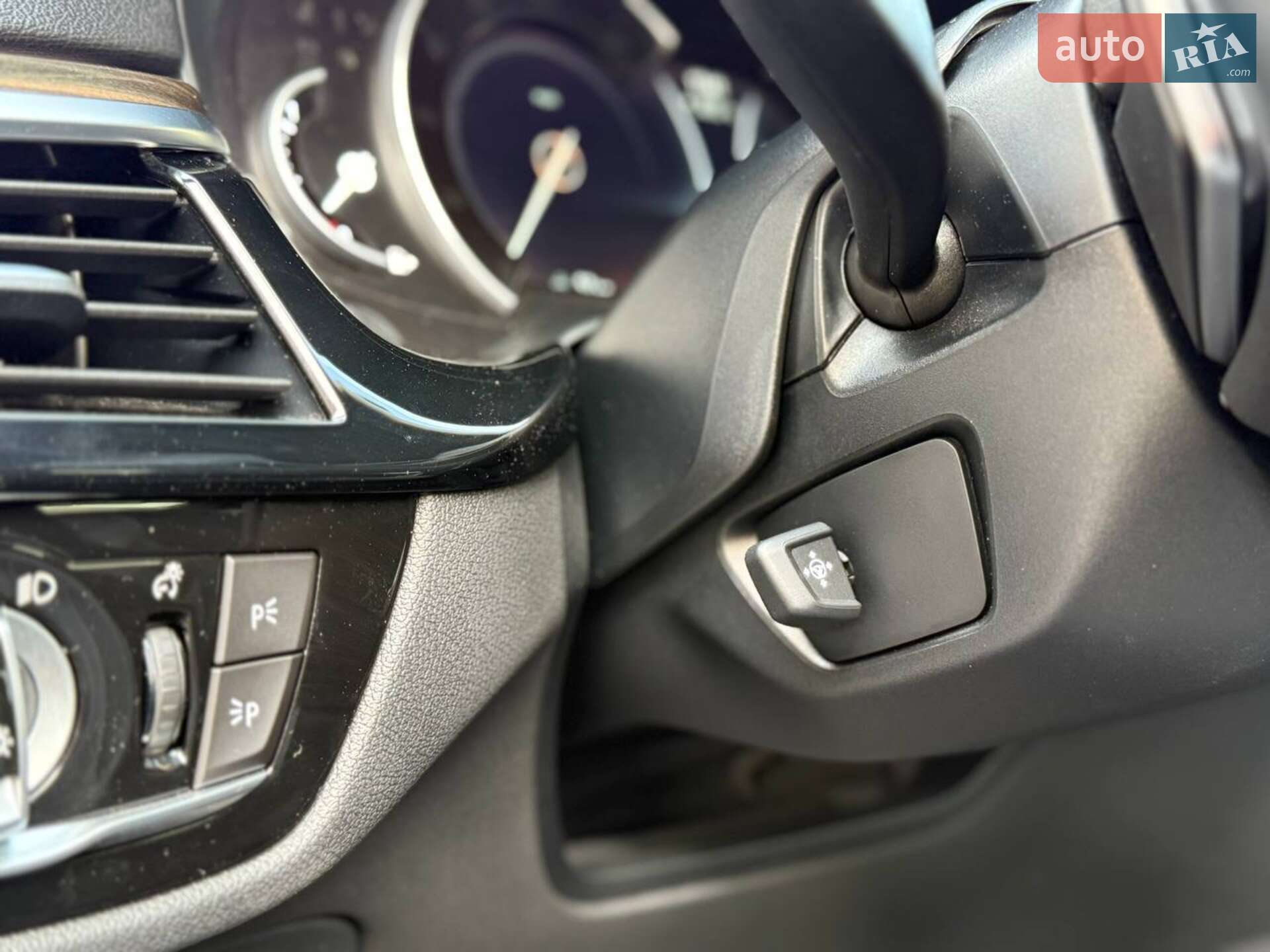 BMW 5 Series 2019 VIN WBAJA5C56KBX49041 фото оголошення 17 з 33