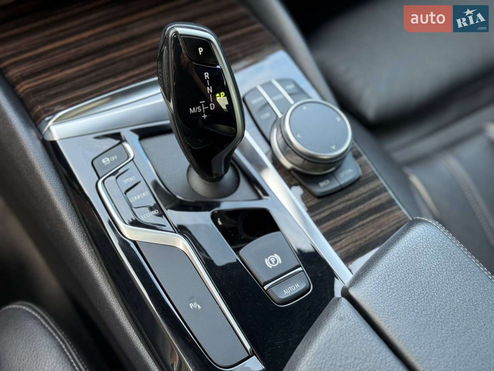 BMW 5 Series 2019 VIN WBAJA5C56KBX49041 фото оголошення 22 з 33