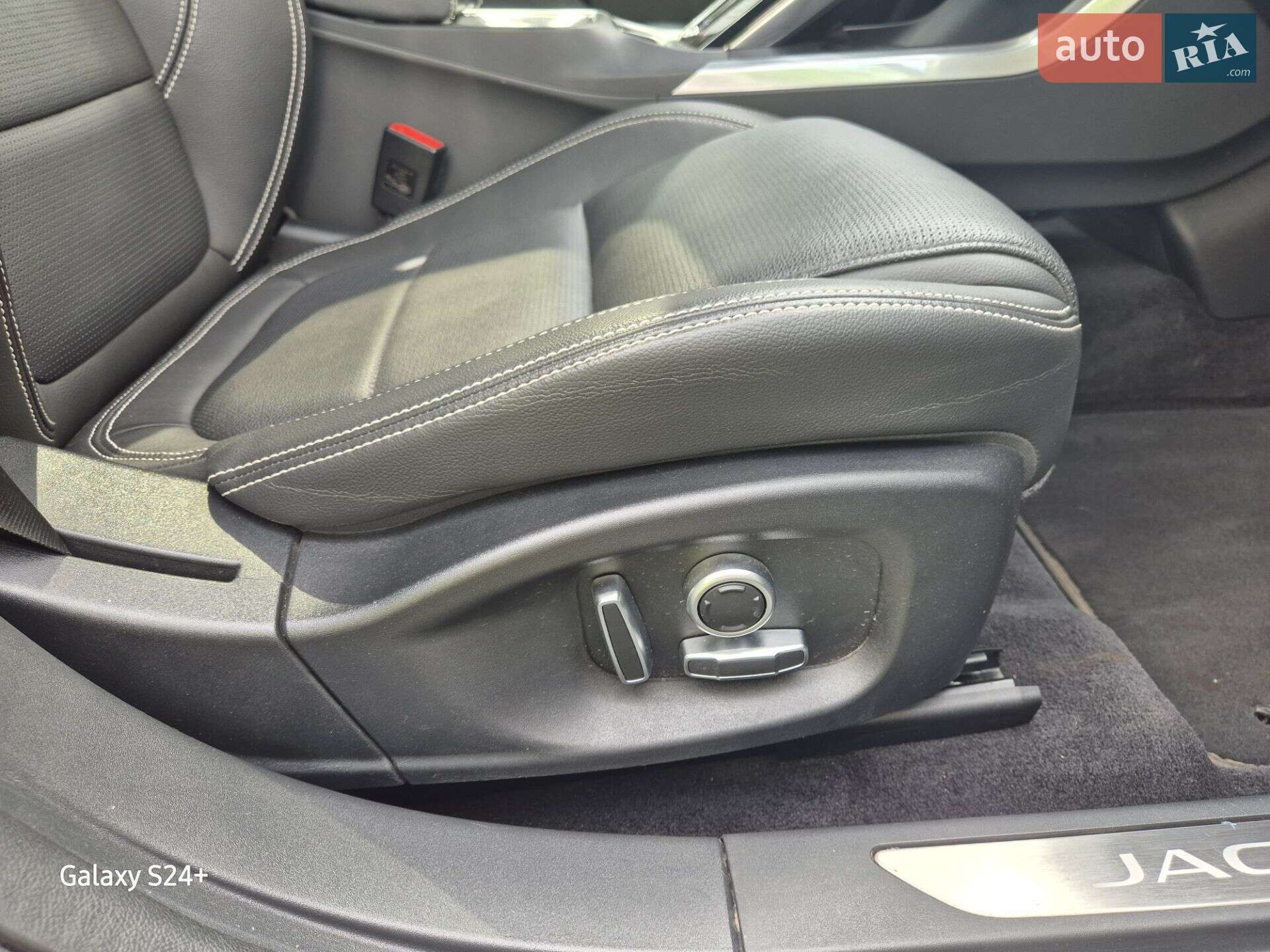 Jaguar I-Pace 2022 VIN SADHA2B18N1625141 фото оголошення 28 з 34