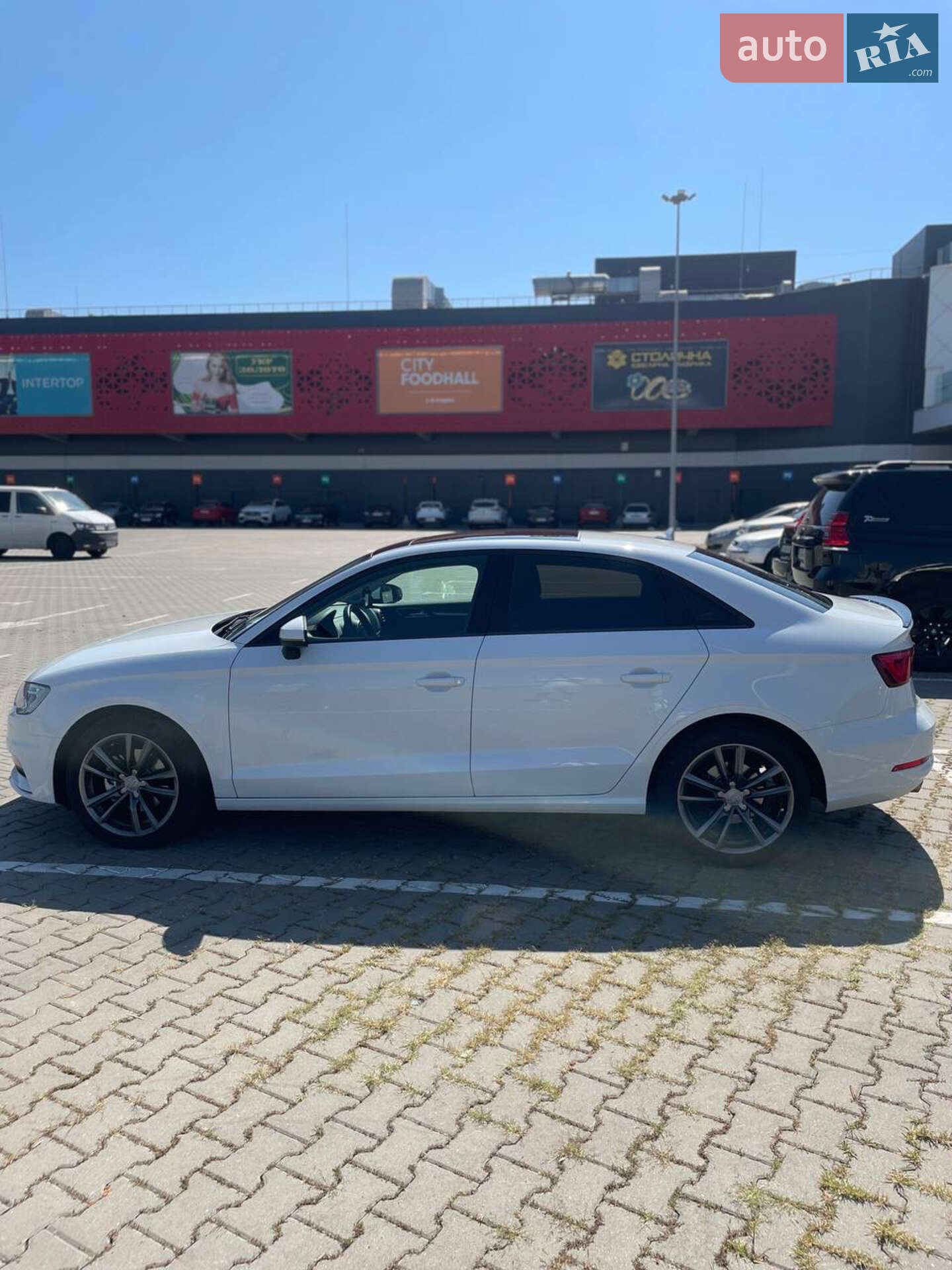 Audi A3 2016 VIN WAUZZZ8V2G1112057 фото оголошення 4 з 11