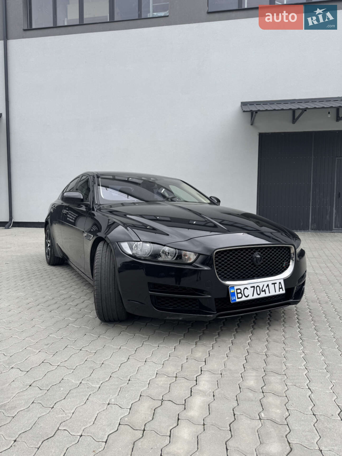 Jaguar XE 2017 VIN SAJAE4FX5JCP32319 фото оголошення 4 з 32