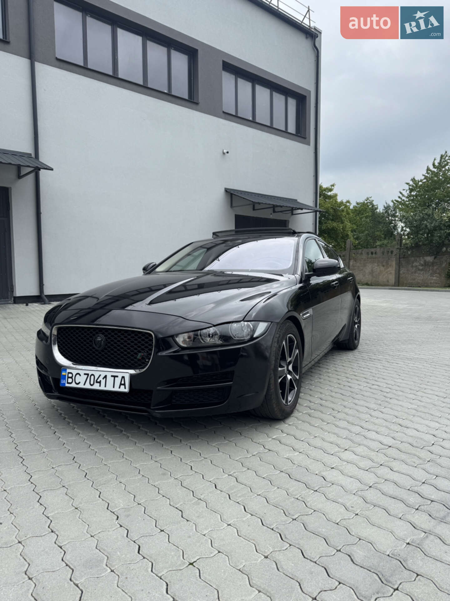 Jaguar XE 2017 VIN SAJAE4FX5JCP32319 фото оголошення 3 з 32