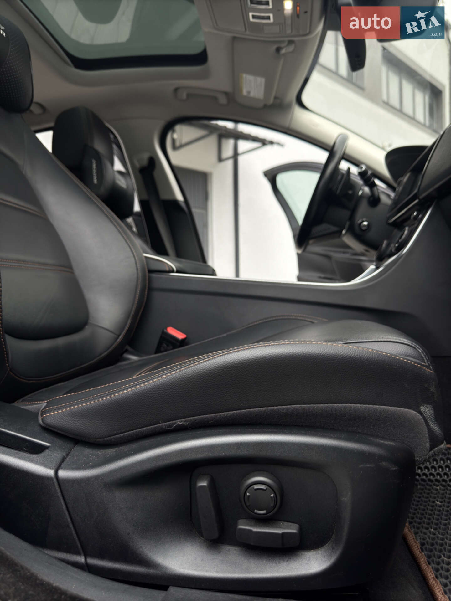 Jaguar XE 2017 VIN SAJAE4FX5JCP32319 фото оголошення 24 з 32