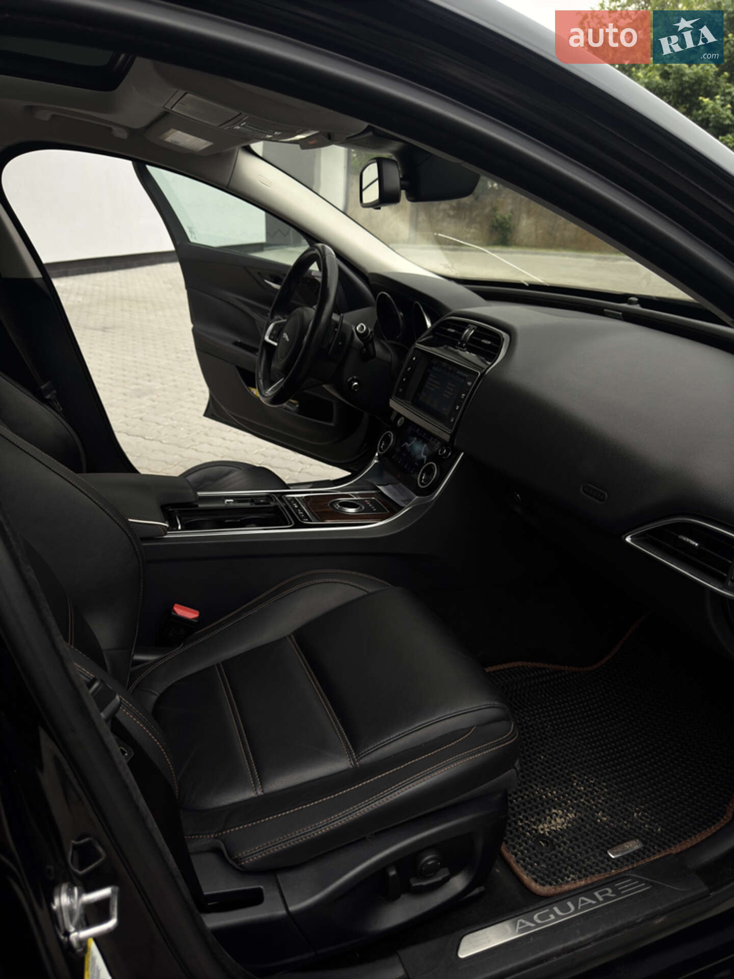 Jaguar XE 2017 VIN SAJAE4FX5JCP32319 фото оголошення 30 з 32