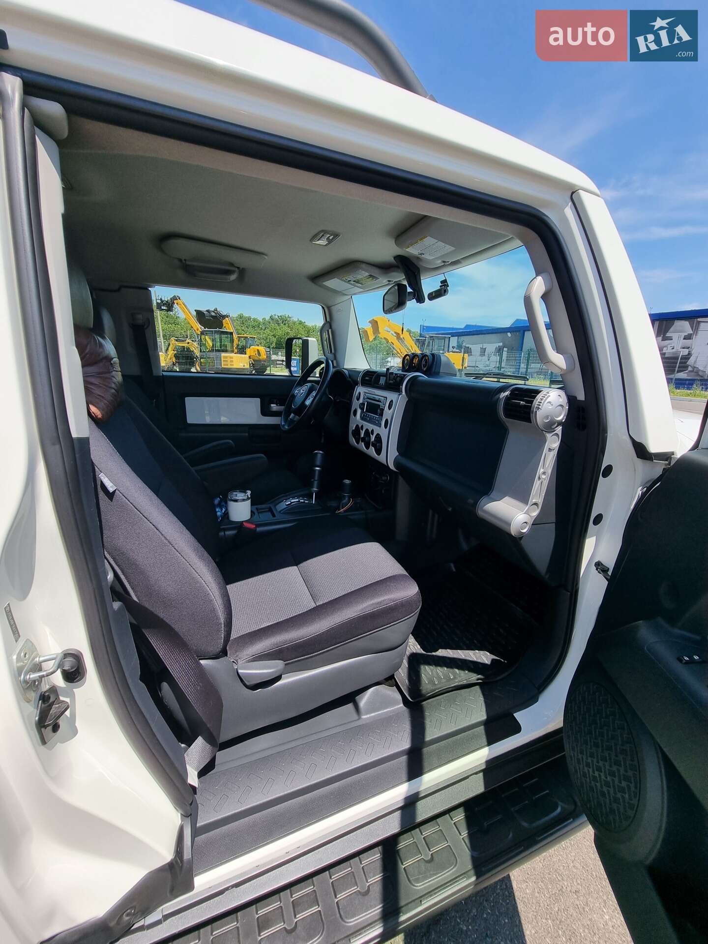 Toyota FJ Cruiser 2013 VIN JTEBU4BF9EK175862 фото оголошення 15 з 15