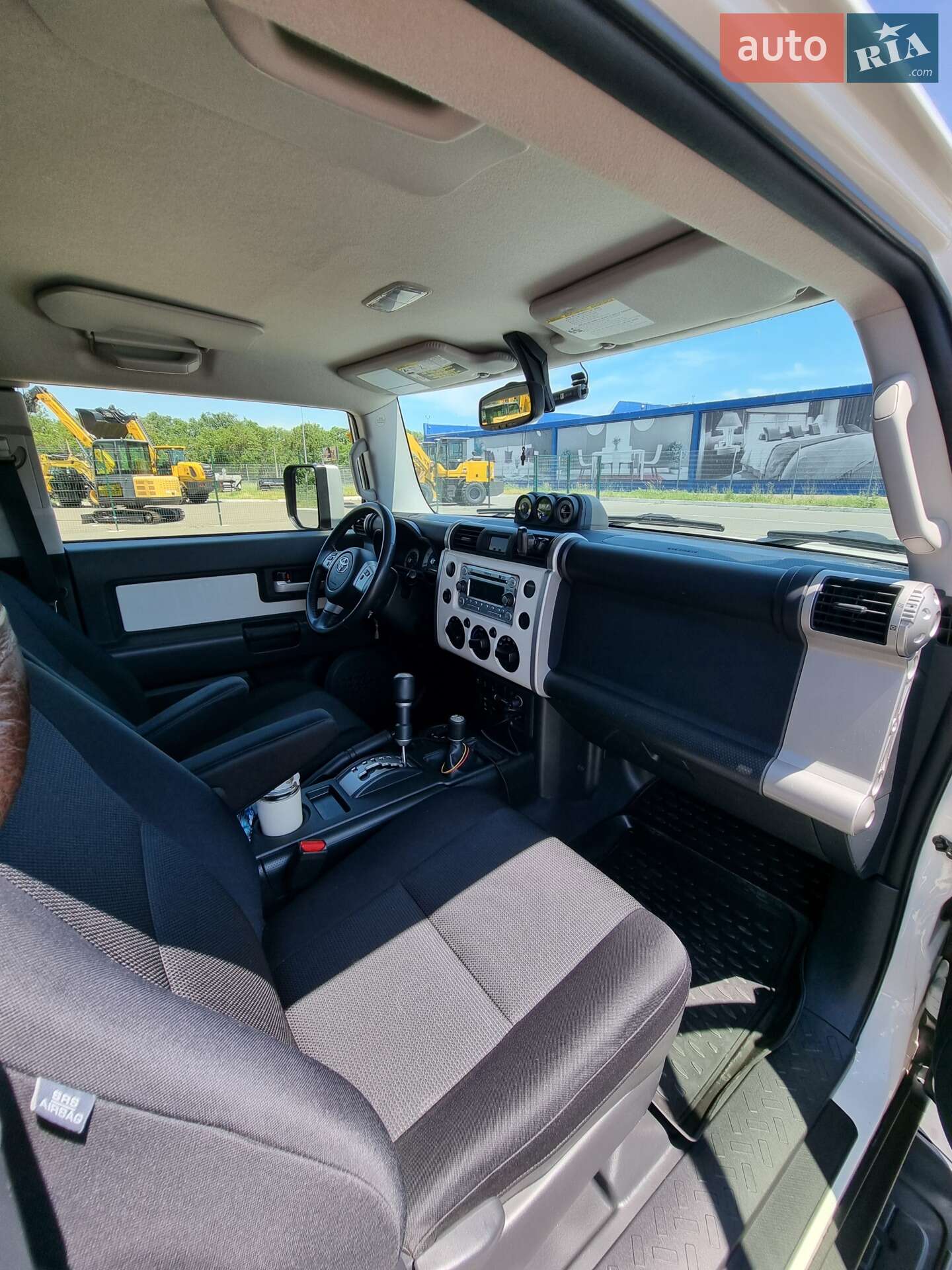 Toyota FJ Cruiser 2013 VIN JTEBU4BF9EK175862 фото оголошення 14 з 15