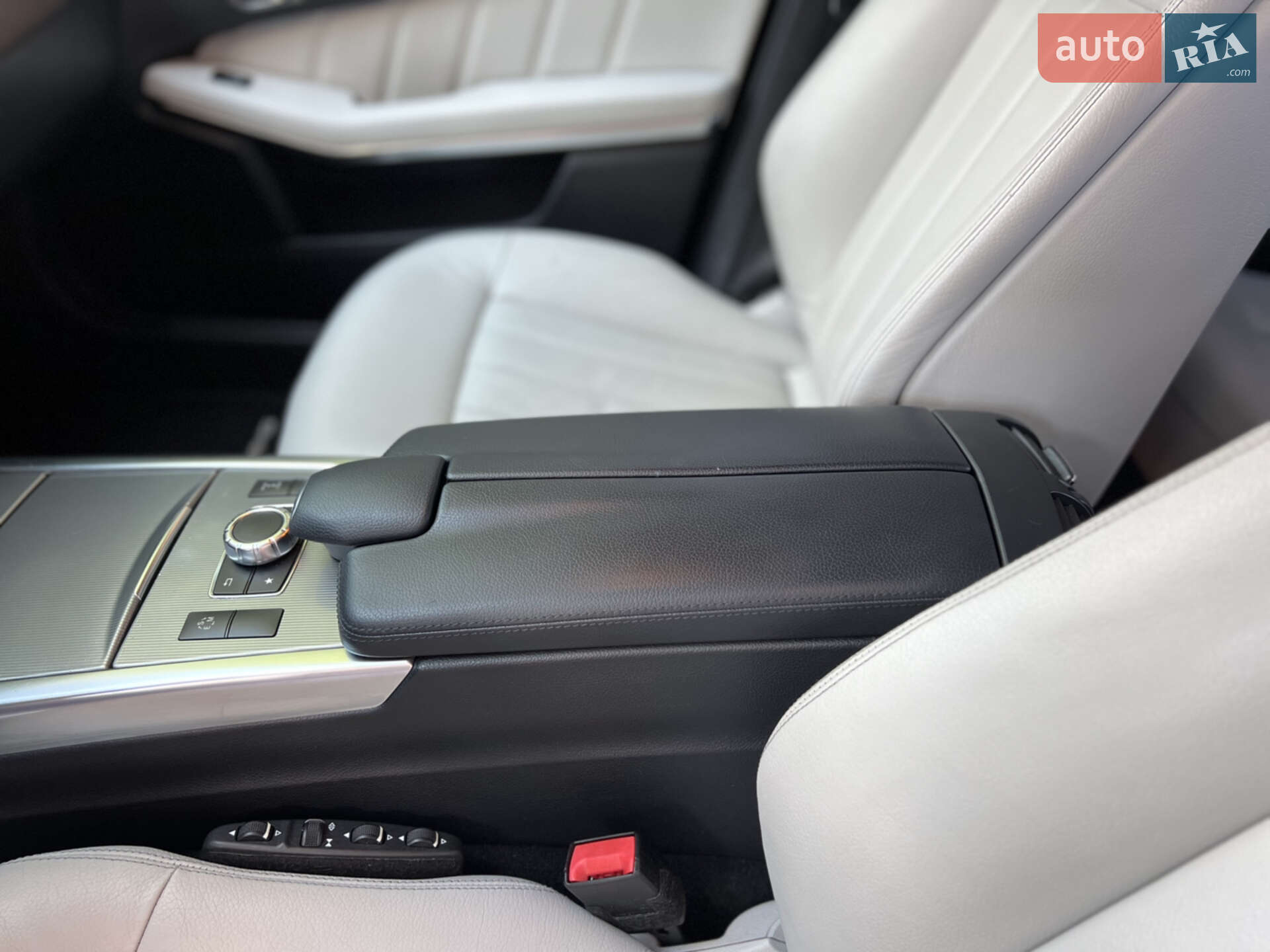 Mercedes-Benz E-Class 2015 VIN WDD2120911B268728 фото оголошення 31 з 53