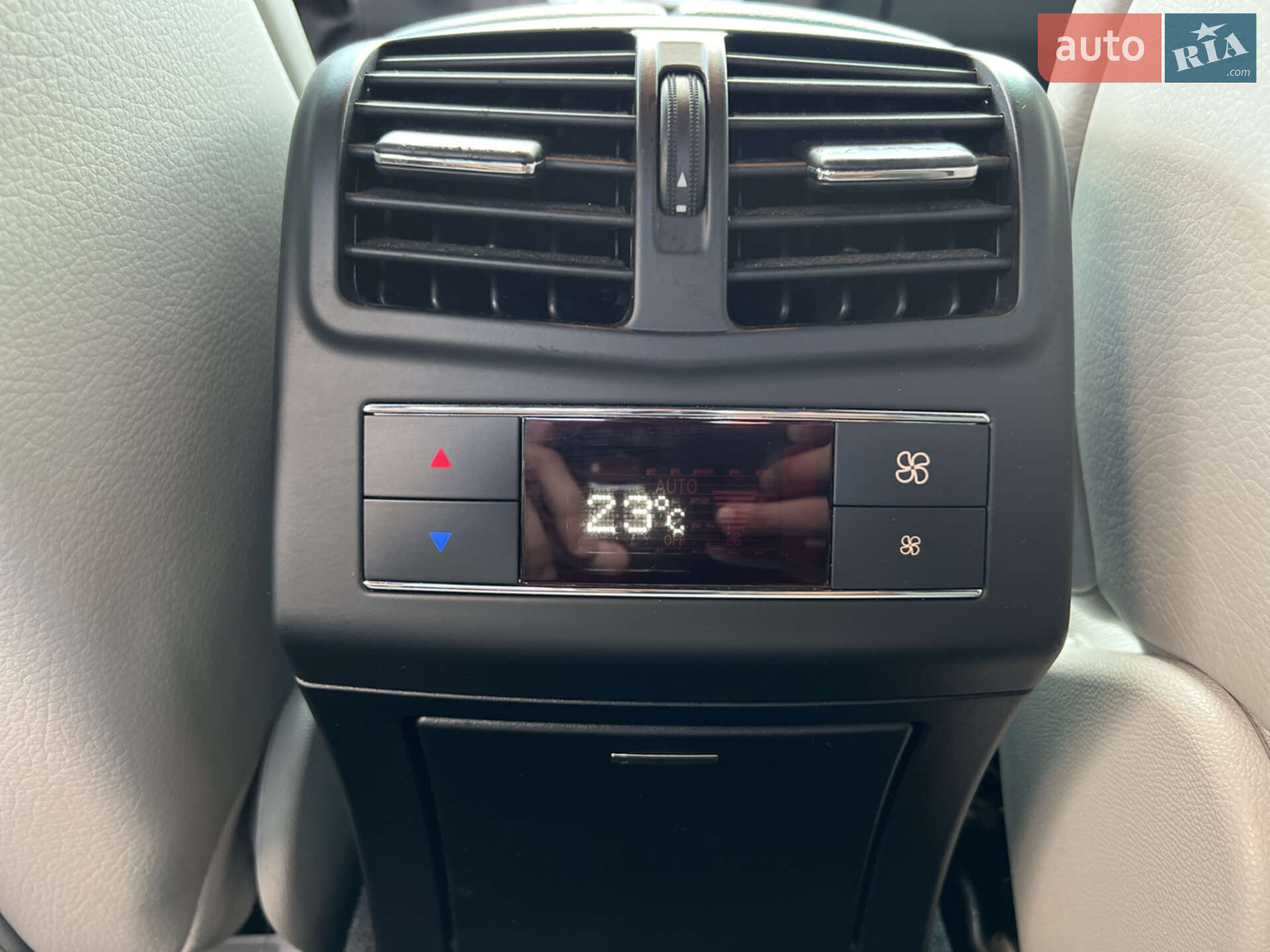 Mercedes-Benz E-Class 2015 VIN WDD2120911B268728 фото оголошення 30 з 53
