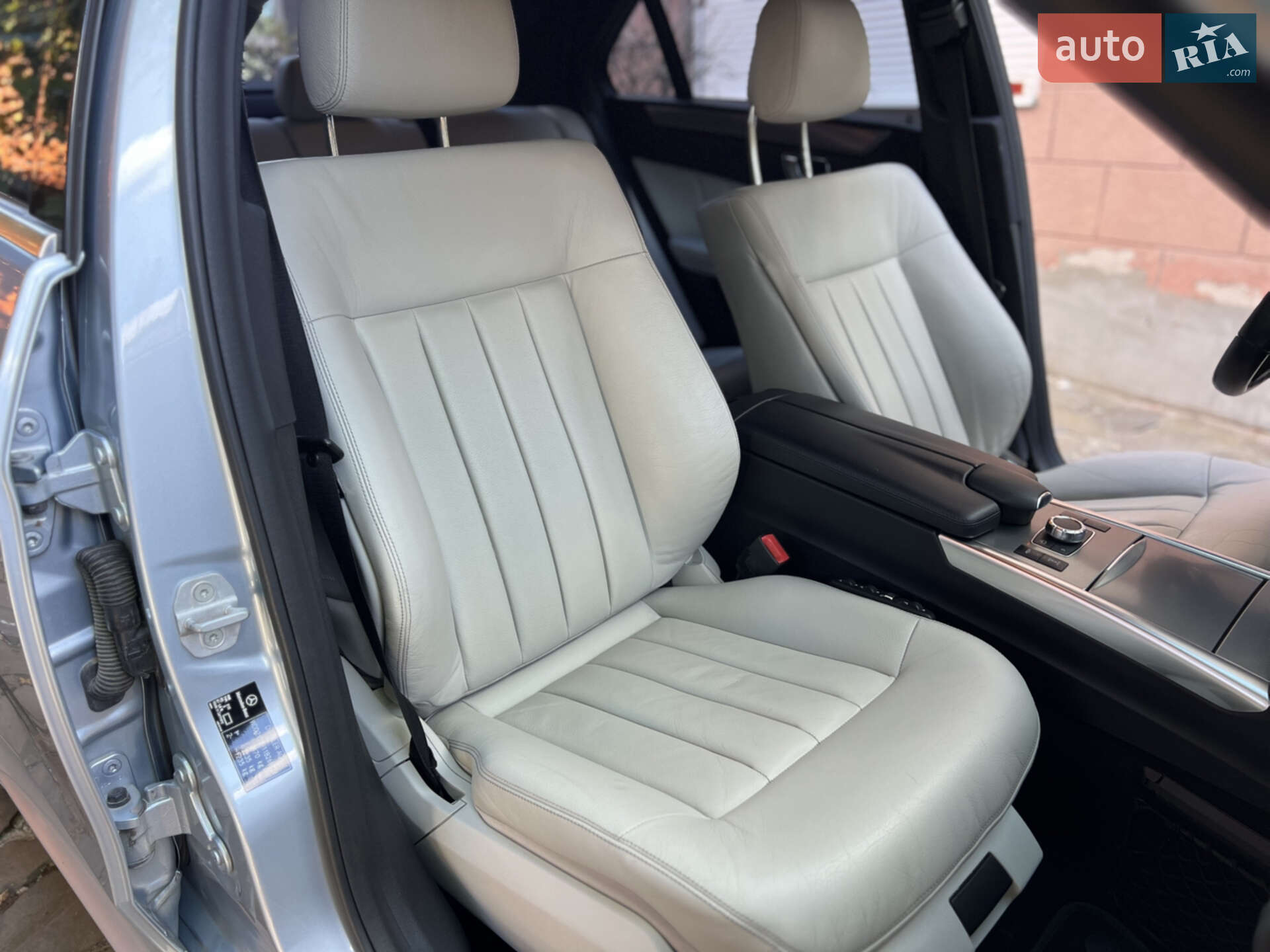 Mercedes-Benz E-Class 2015 VIN WDD2120911B268728 фото оголошення 42 з 53