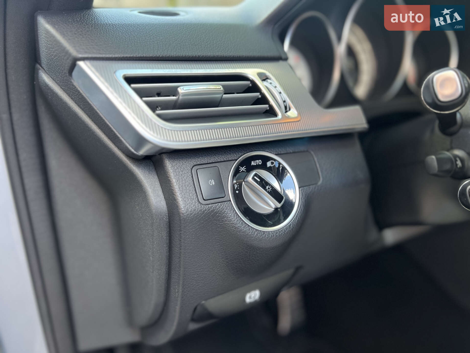 Mercedes-Benz E-Class 2015 VIN WDD2120911B268728 фото оголошення 48 з 53