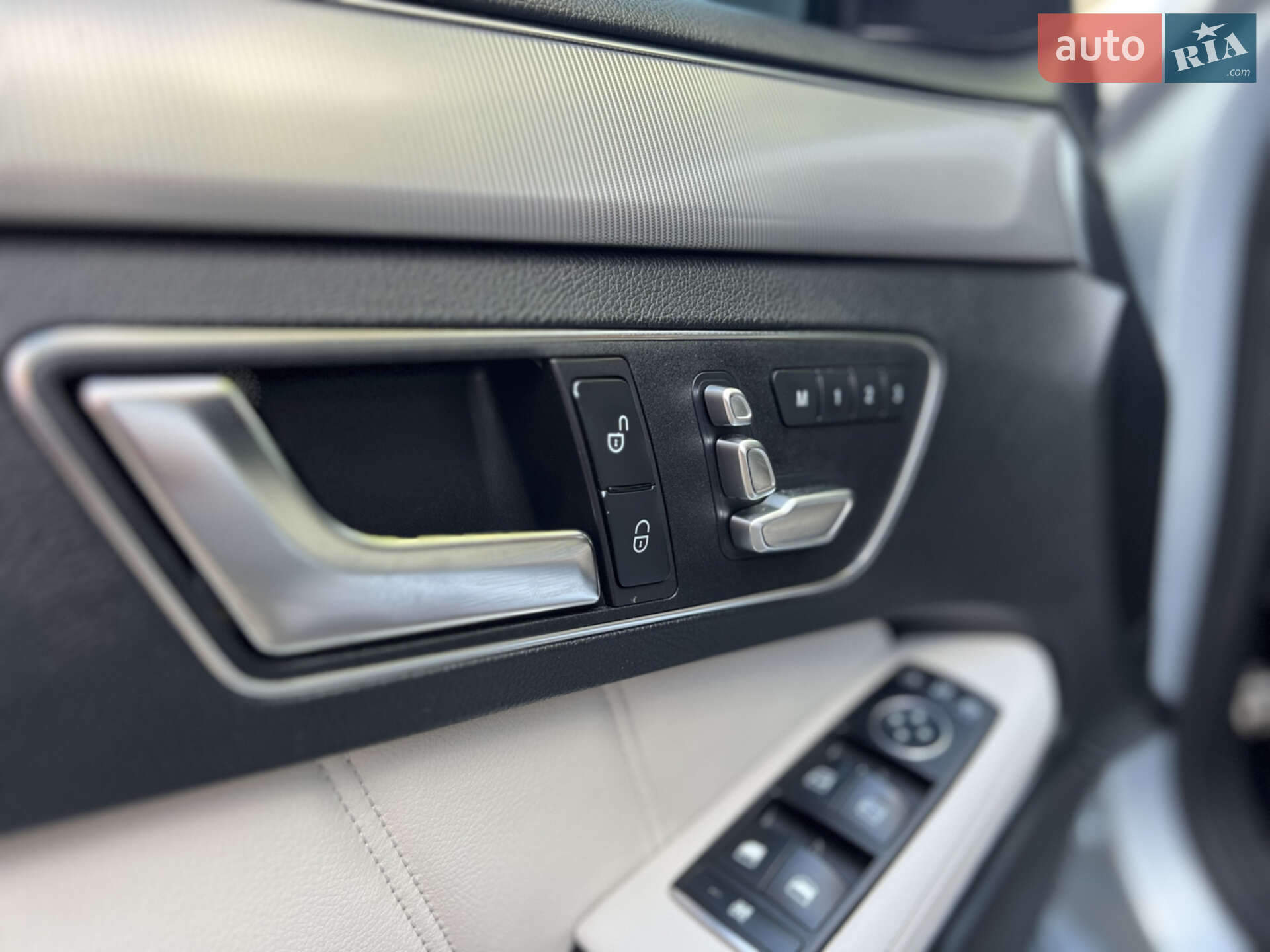 Mercedes-Benz E-Class 2015 VIN WDD2120911B268728 фото оголошення 51 з 53