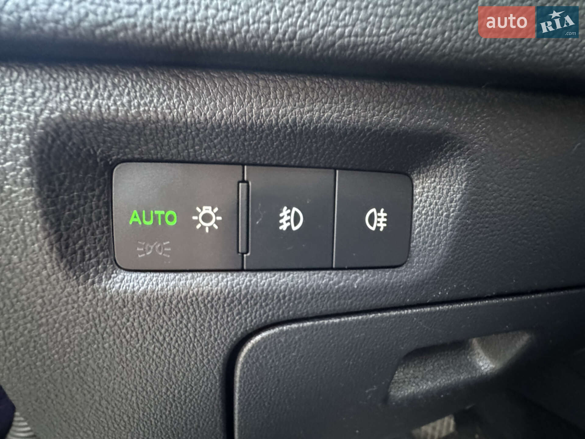 Skoda Octavia 2020 VIN TMBJJ7NX3LY036870 фото оголошення 21 з 39