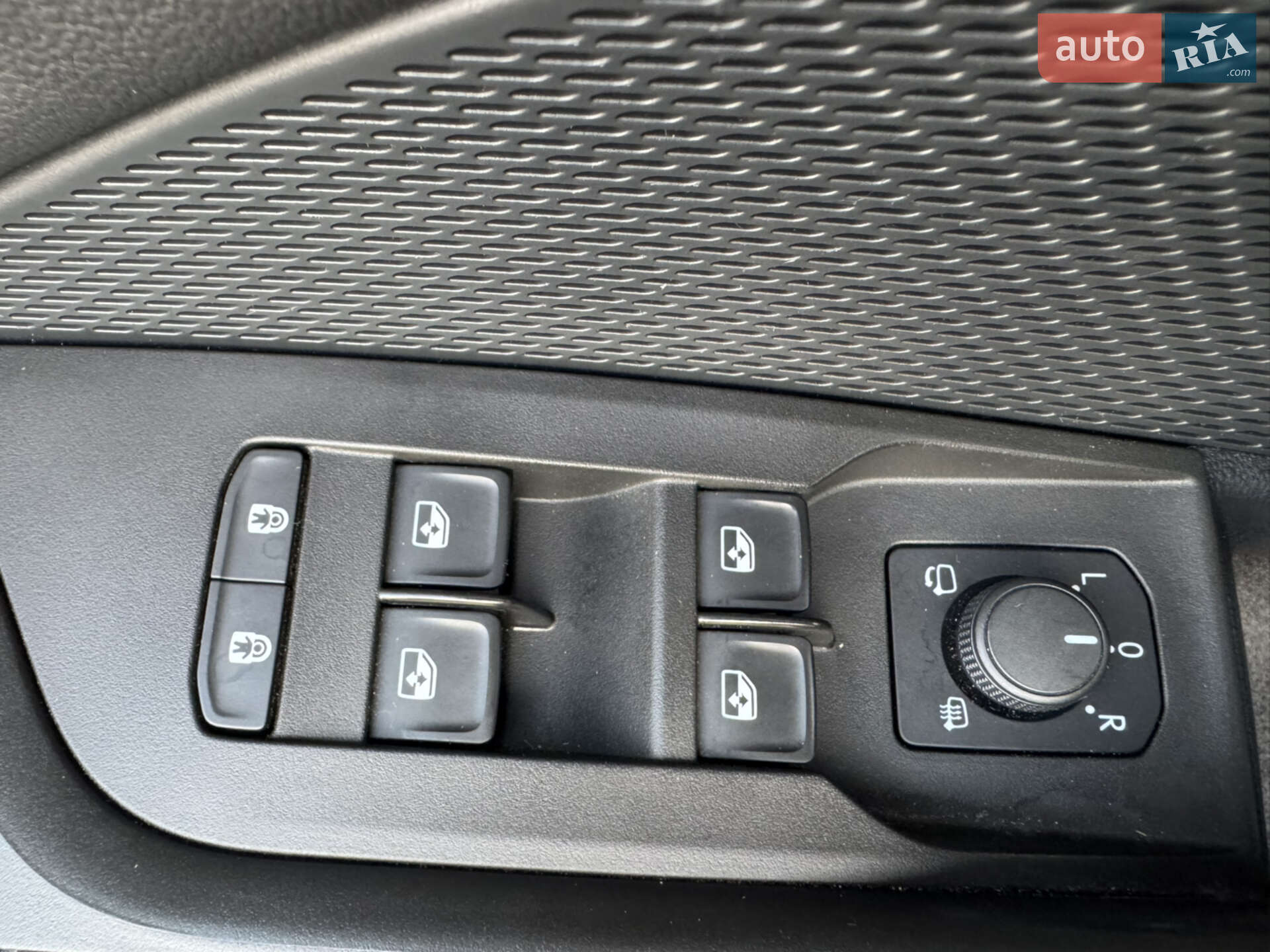 Skoda Octavia 2020 VIN TMBJJ7NX3LY036870 фото оголошення 22 з 39