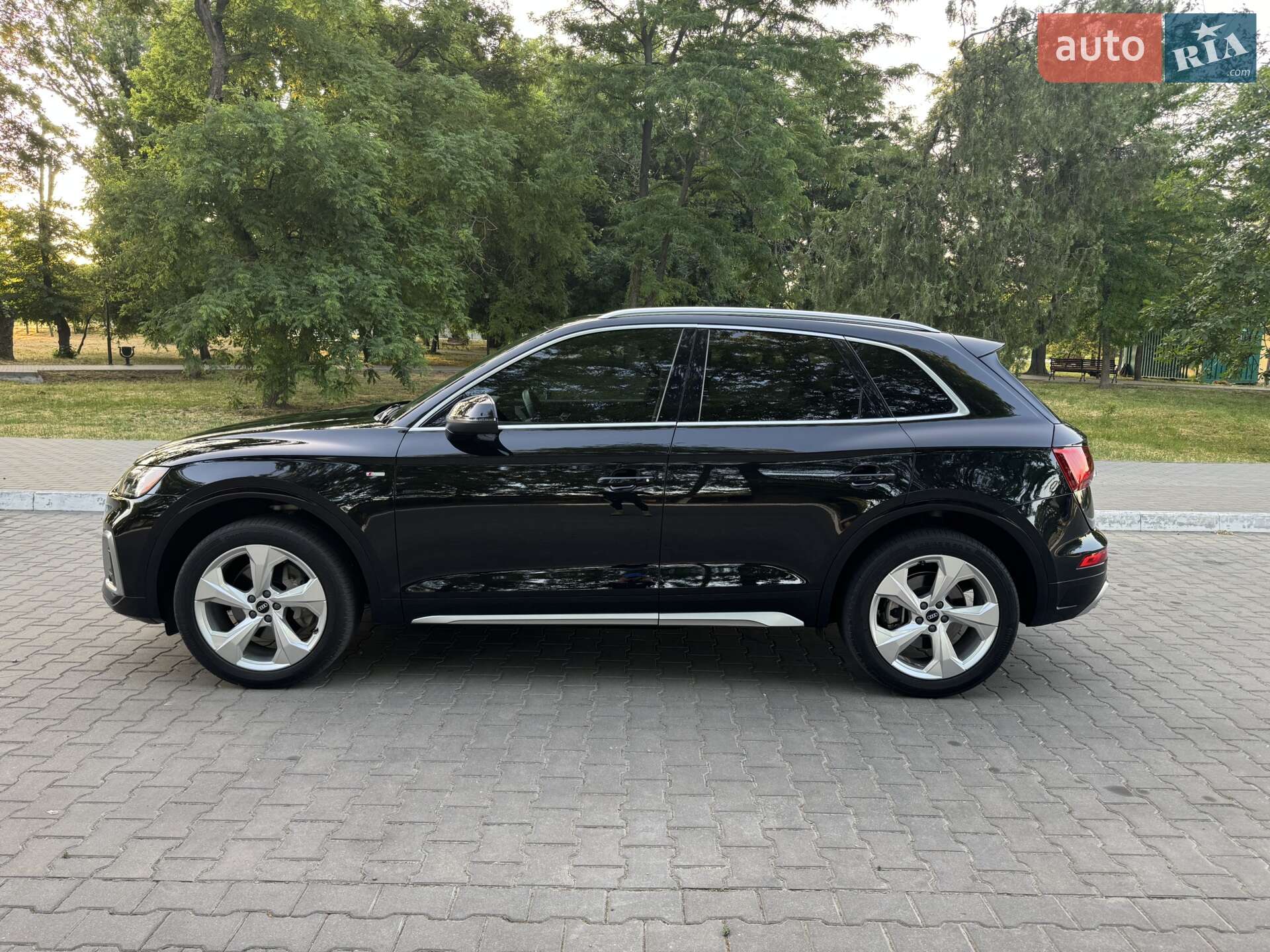 Audi Q5 2021 VIN WA1EAAFY2N2045467 фото оголошення 17 з 40