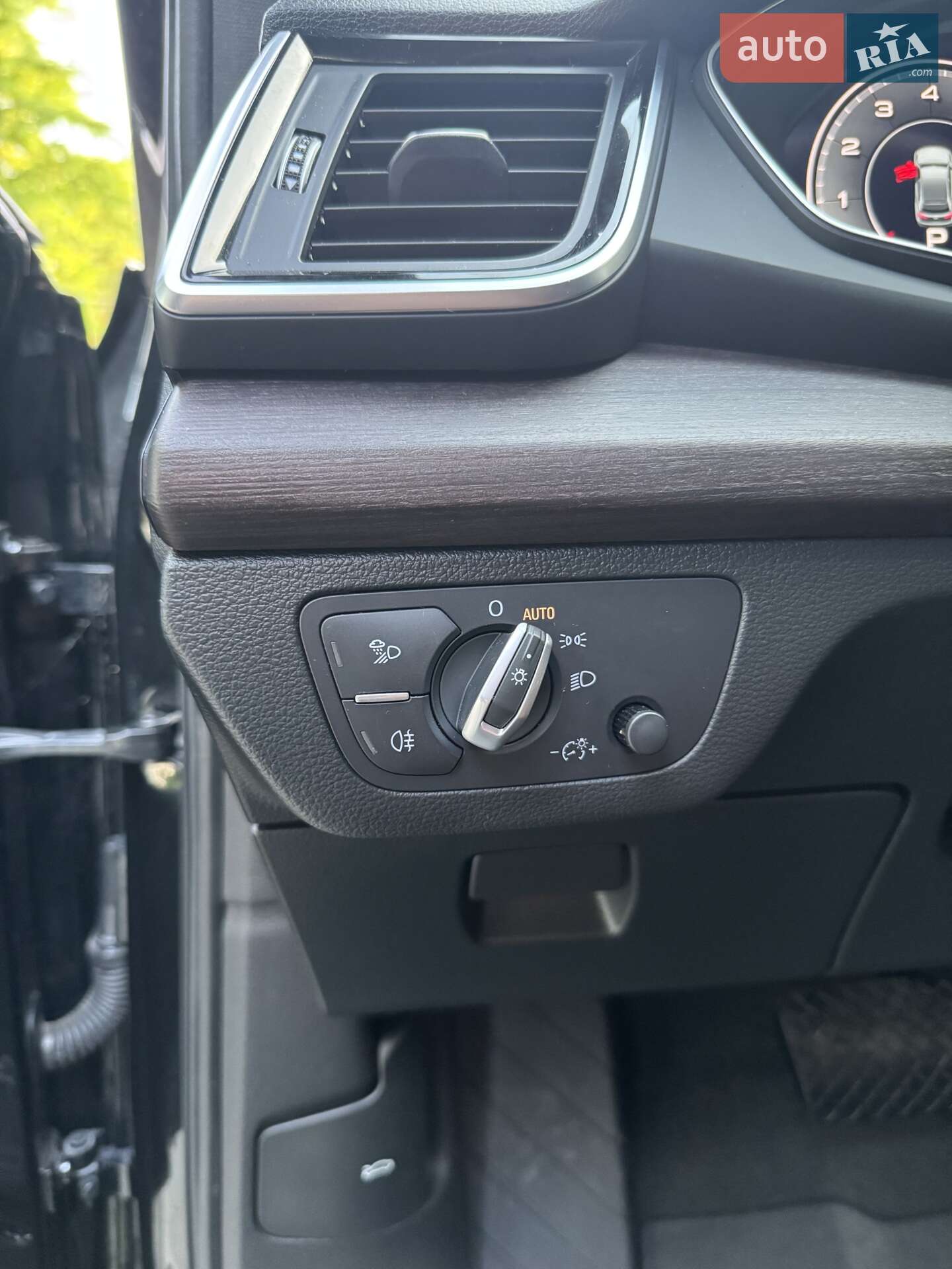 Audi Q5 2021 VIN WA1EAAFY2N2045467 фото оголошення 27 з 40