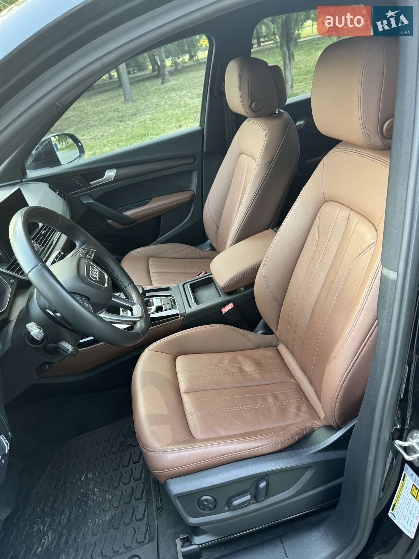 Audi Q5 2021 VIN WA1EAAFY2N2045467 фото оголошення 28 з 40