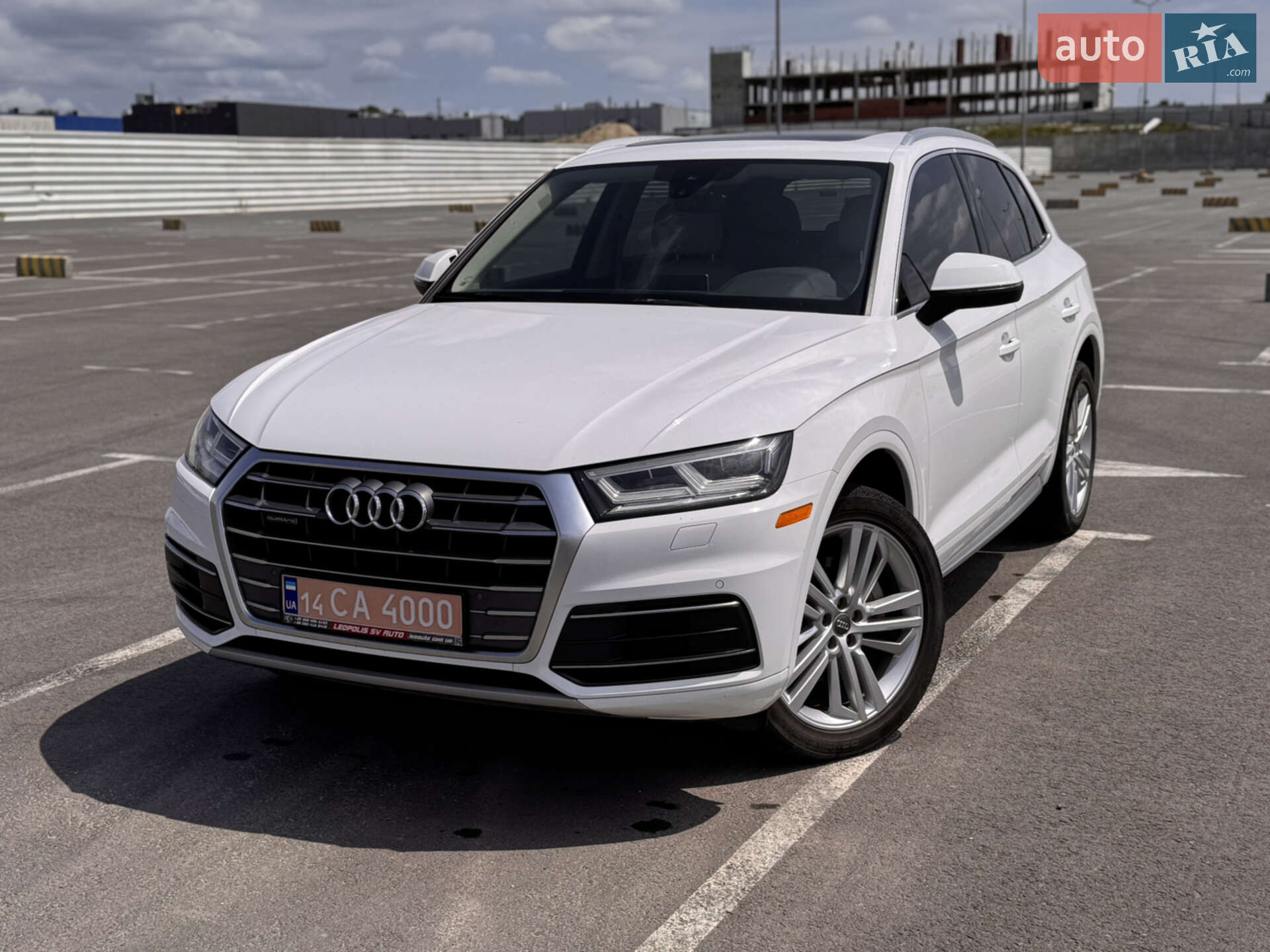 Audi Q5 2017 VIN WA1BNAFY8J2015021 фото оголошення 2 з 36