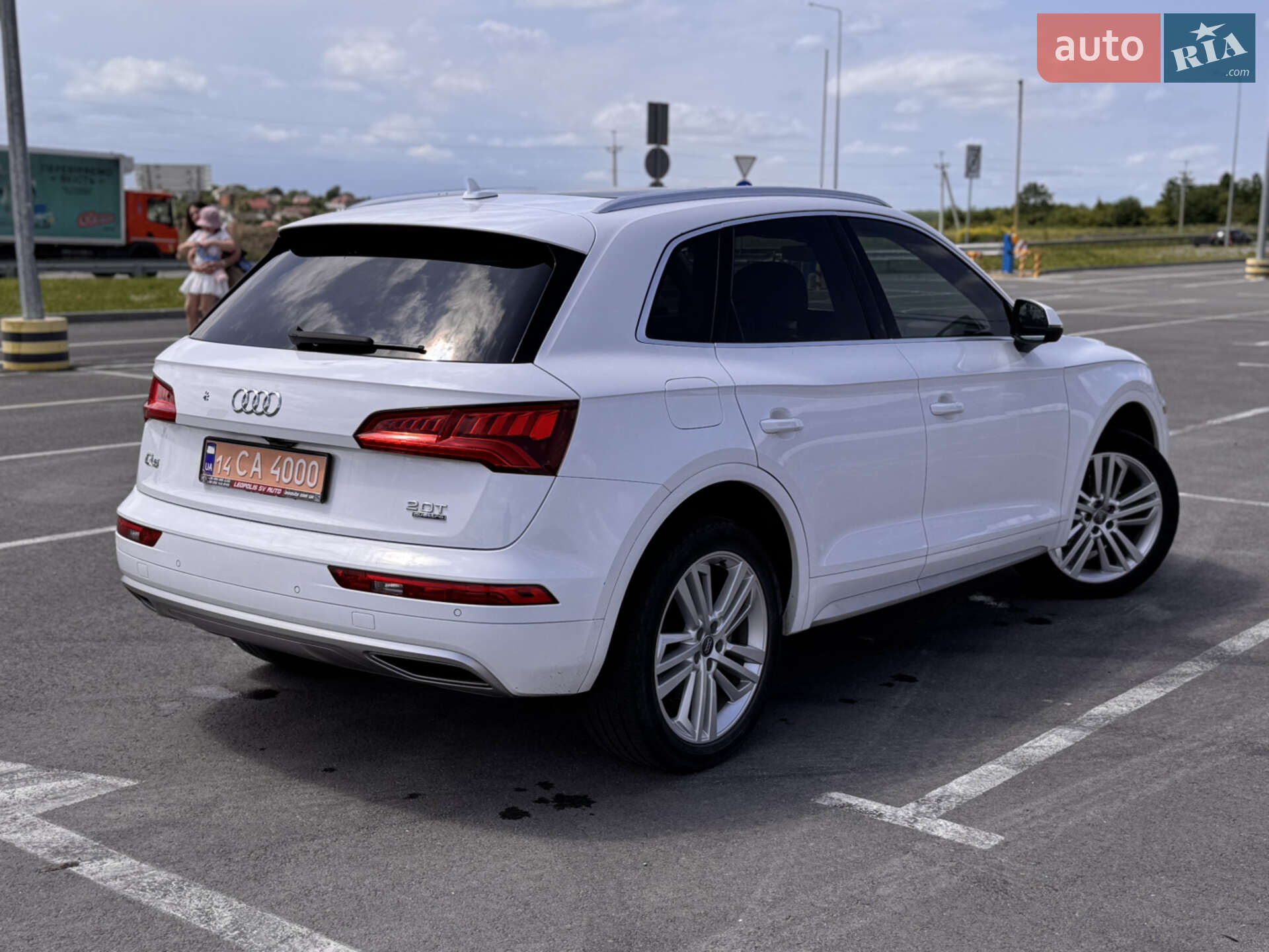 Audi Q5 2017 VIN WA1BNAFY8J2015021 фото оголошення 9 з 36