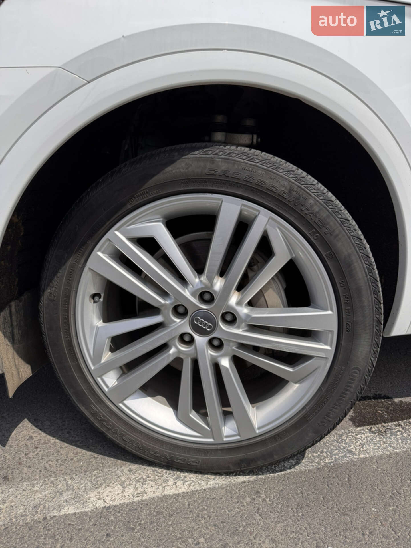 Audi Q5 2017 VIN WA1BNAFY8J2015021 фото оголошення 26 з 36