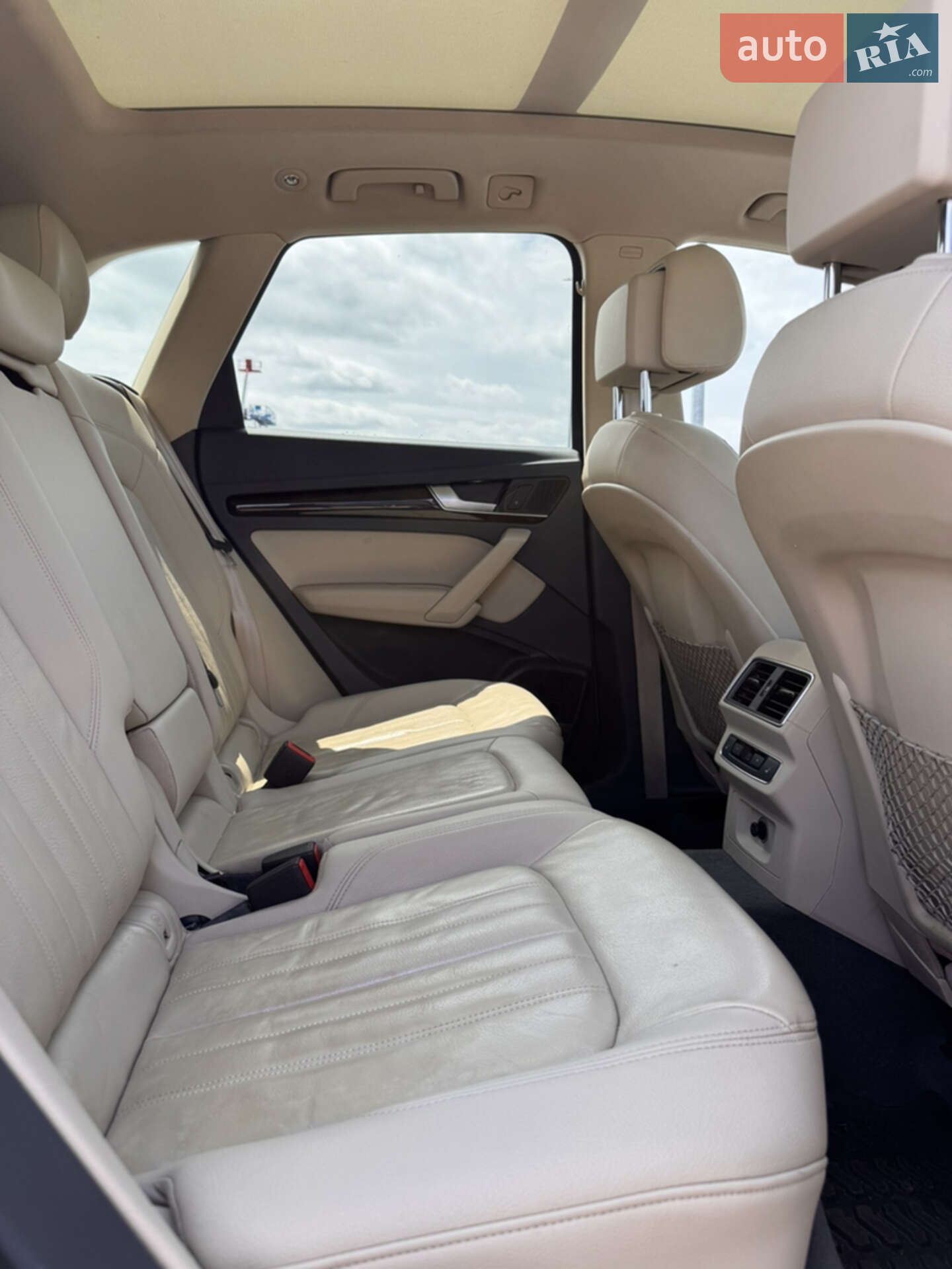Audi Q5 2017 VIN WA1BNAFY8J2015021 фото оголошення 27 з 36
