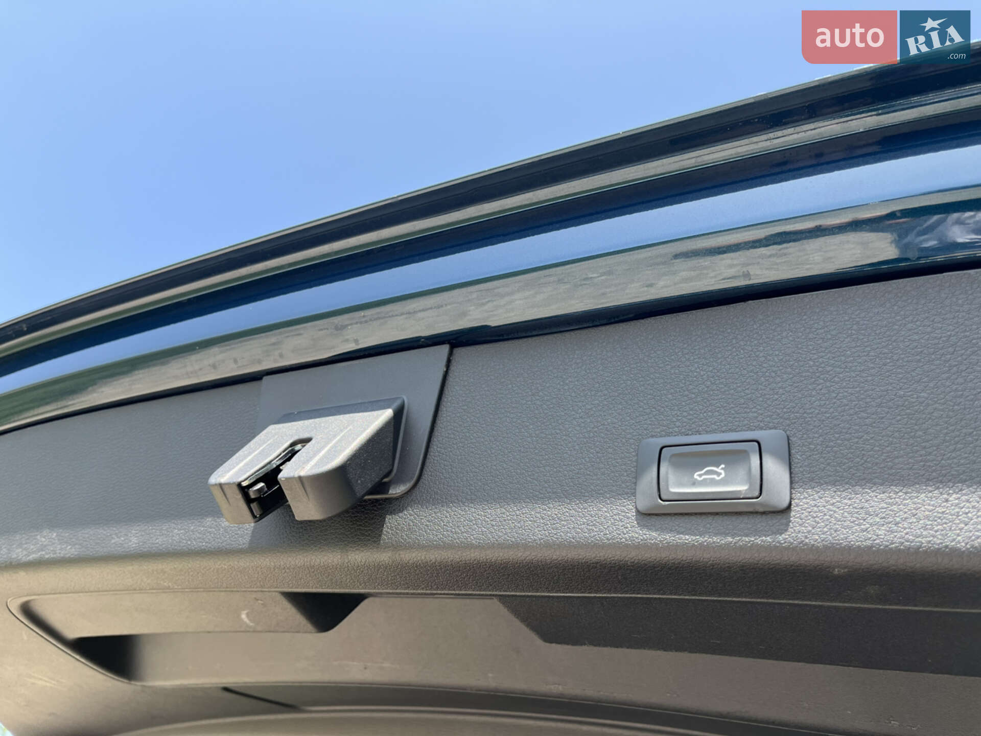 Audi e-tron 2019 VIN WAUZZZGE5LB016512 фото оголошення 50 з 130