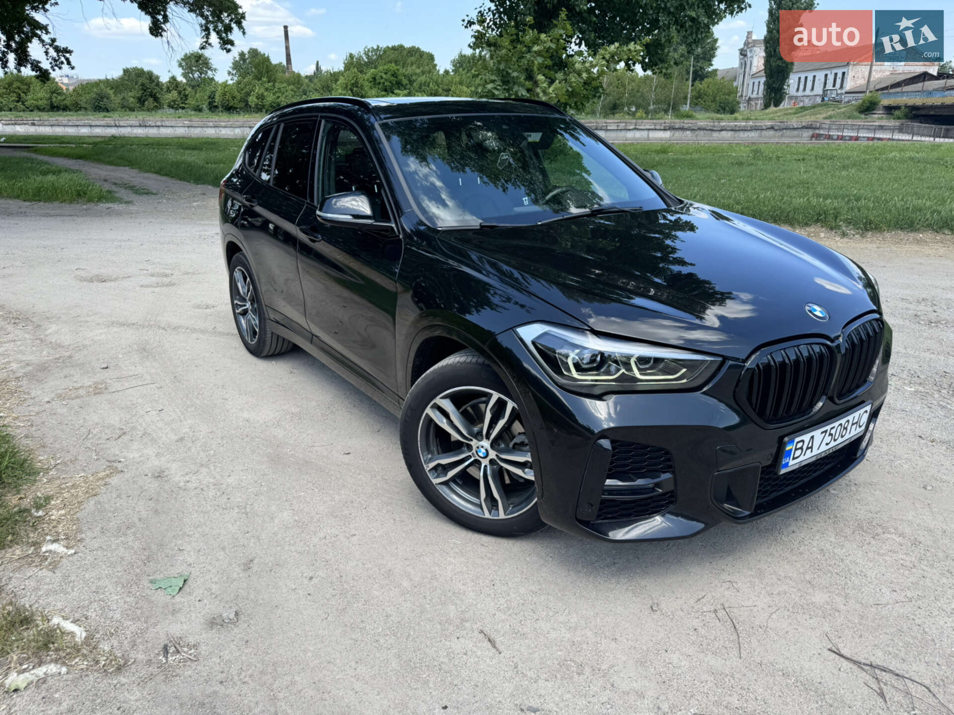 BMW X1 2019 VIN WBXHU7C55K5L11908 фото оголошення 3 з 4