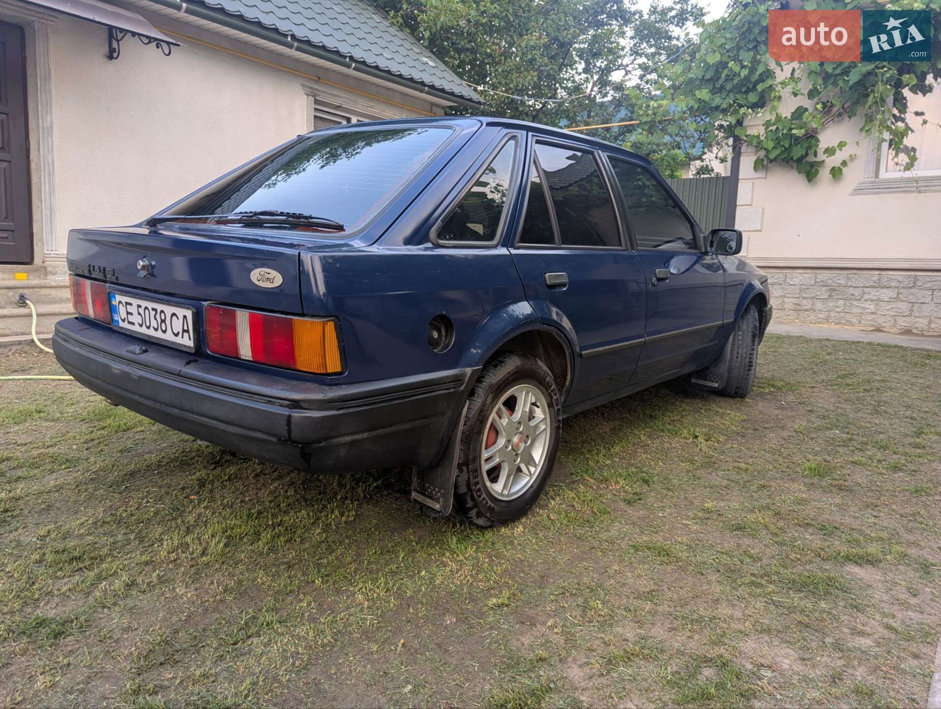 Ford Escort 1988 VIN WF0AXXGCAAJB58292 фото оголошення 44 з 66