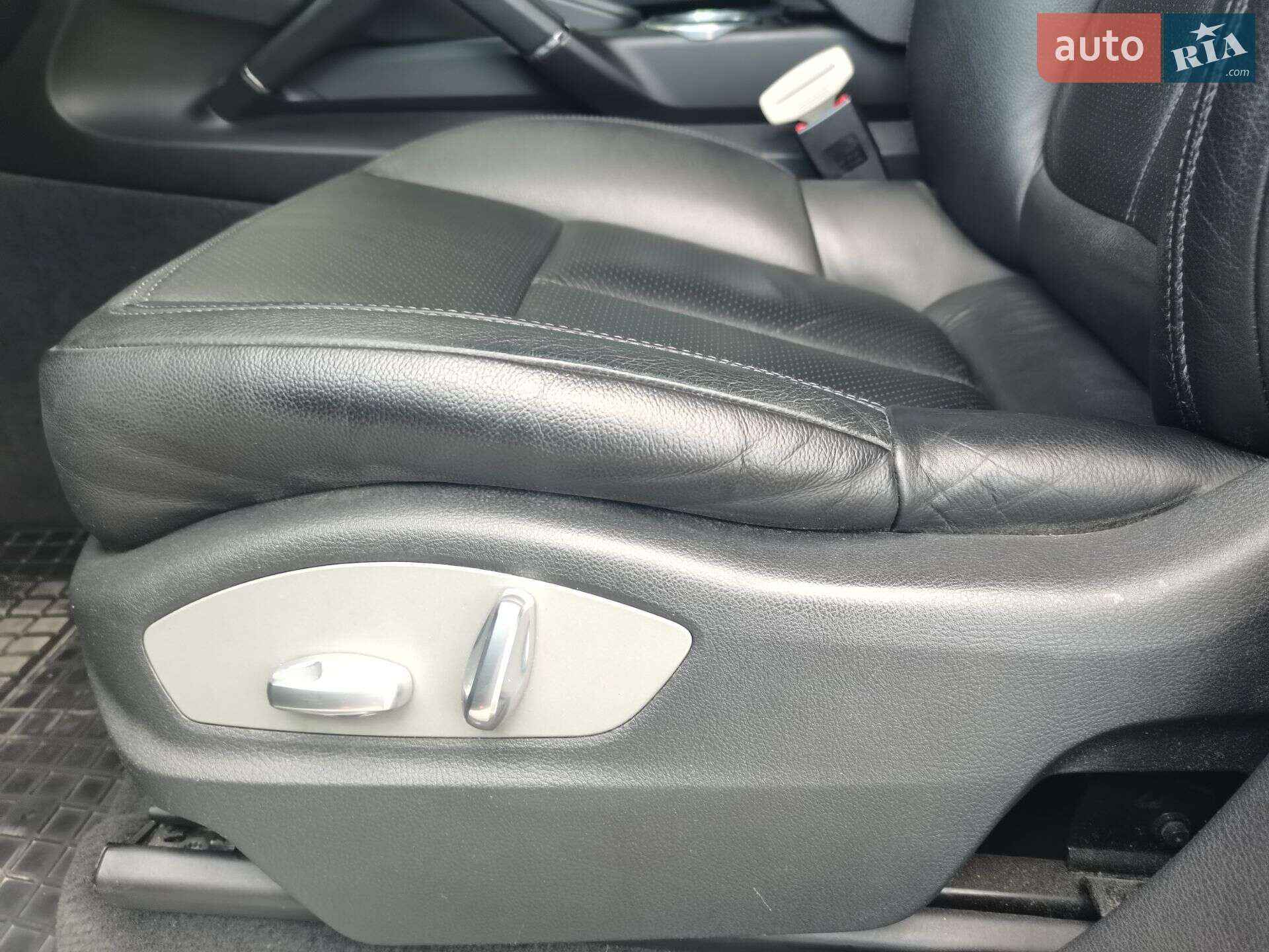 Porsche Cayenne 2014 VIN WP1ZZZ92ZELA42184 фото оголошення 22 з 40